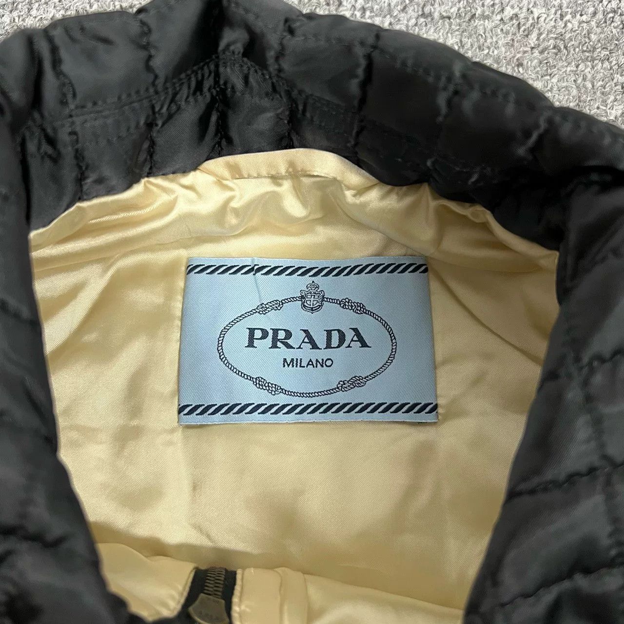 Prada Prada Triangle Logo Mid-Sleeve Quilted Short Puffer Size S / US 4 / IT 40 - 6 Thumbnail
