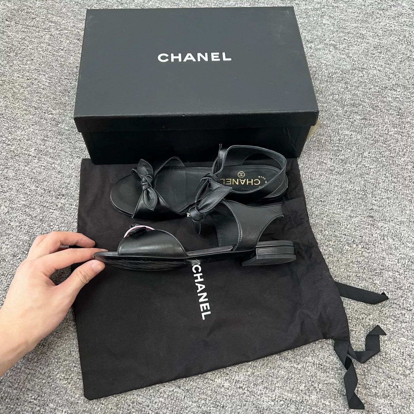 Chanel Chanel 20P Black Bow Flat Sandals Size US 6.5 / IT 36.5 - 2 Thumbnail