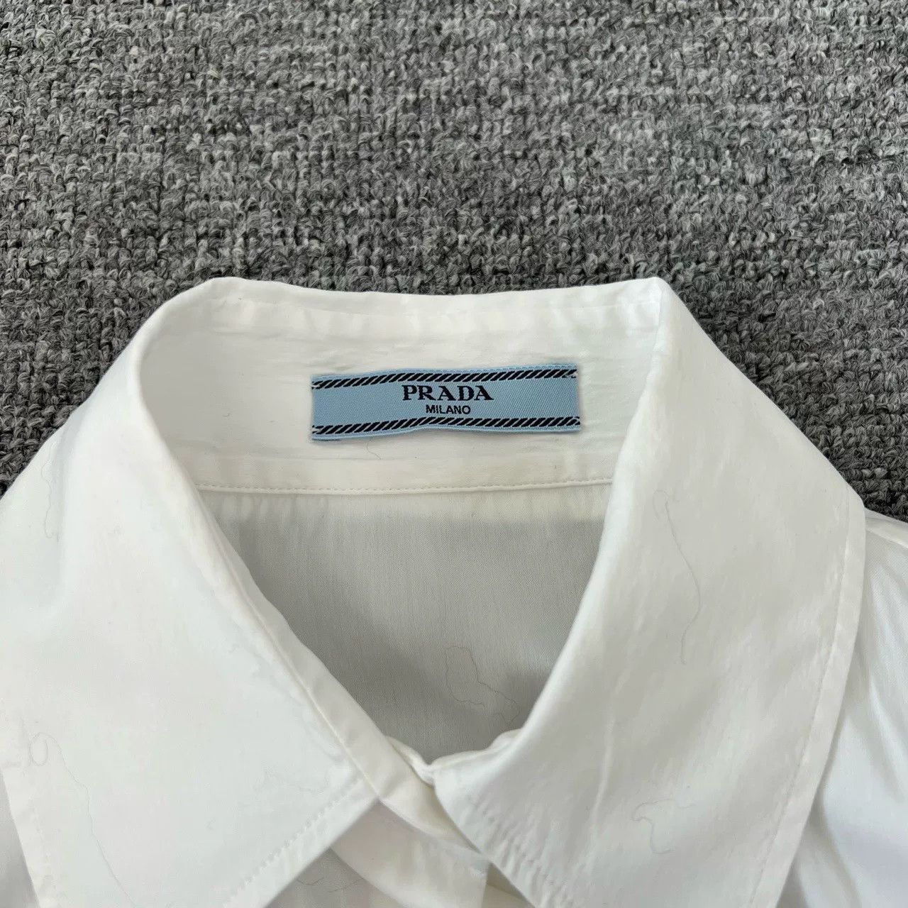 Prada Prada Logo Short White Shirt Size XS / US 0-2 / IT 36-38 - 3 Thumbnail