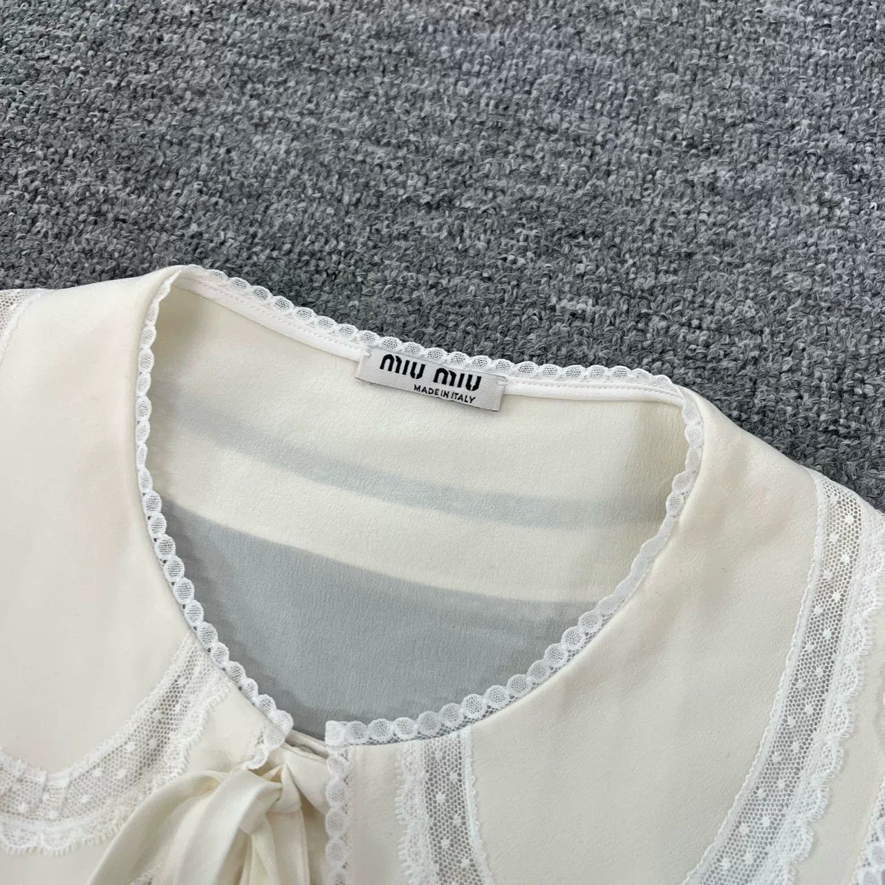 Miu Miu Miu Miu Silk Bow Lace Peter Pan Collar Shirt Size S / US 4 / IT 40 - 5 Thumbnail