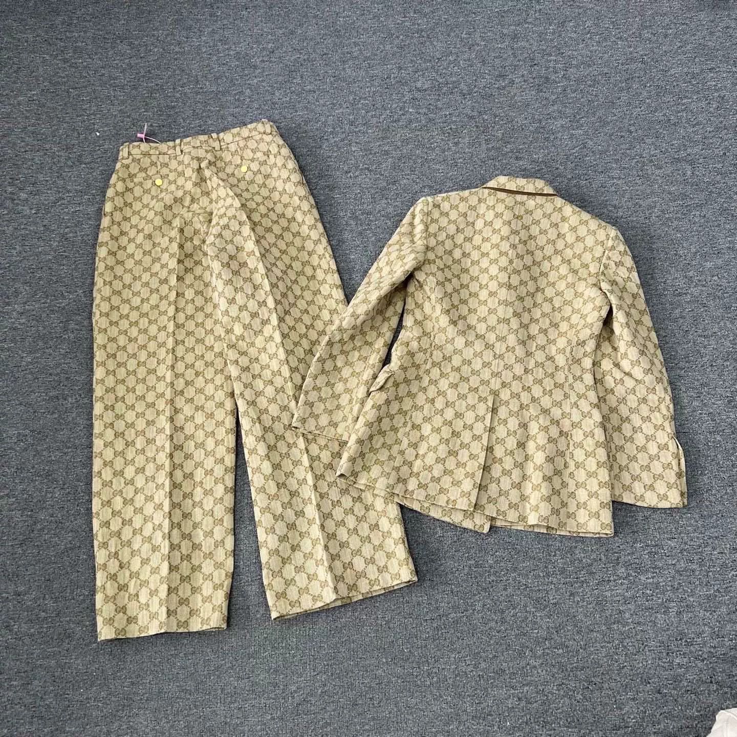 Gucci Gucci Double G Monogram Suit Set Size XS / US 0-2 / IT 36-38 - 2 Thumbnail