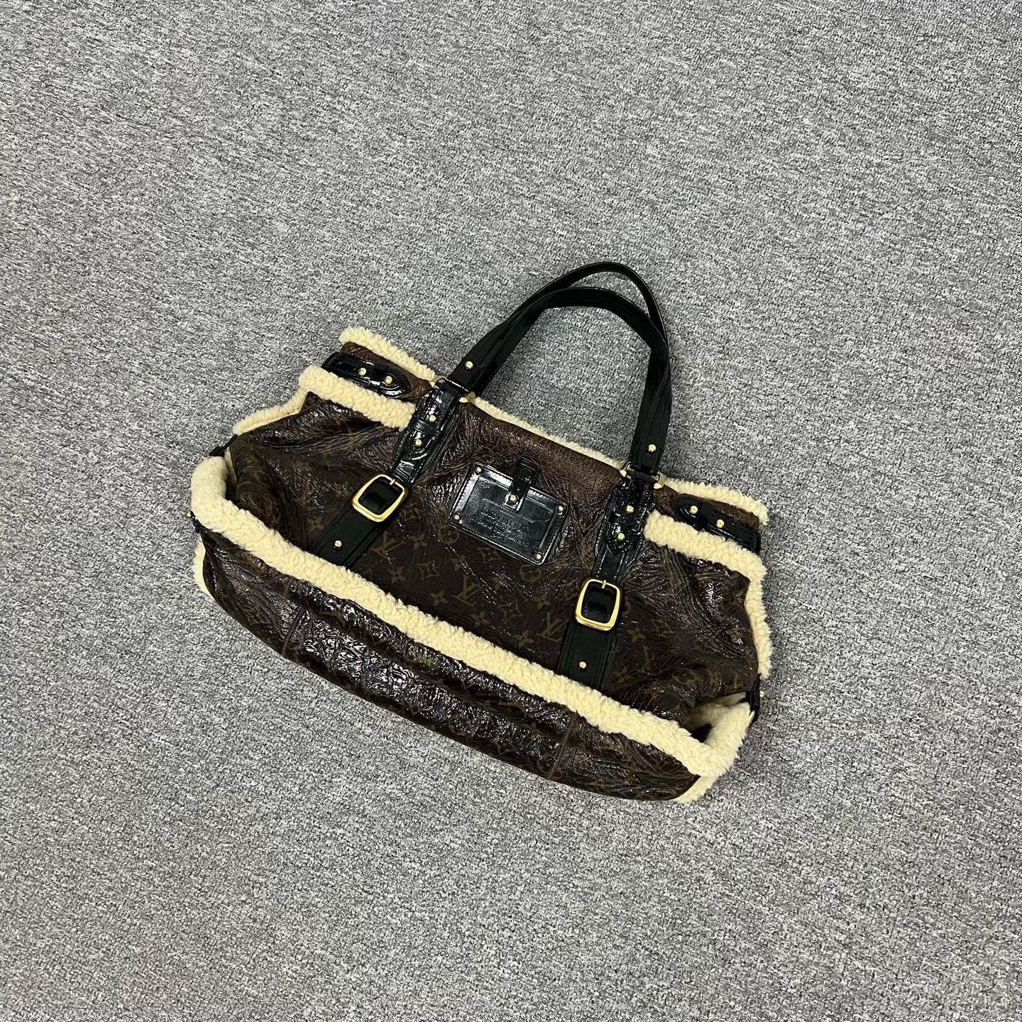 Louis Vuitton Louis Vuitton Lambskin Monogram Patent Tote Size ONE SIZE - 2 Thumbnail