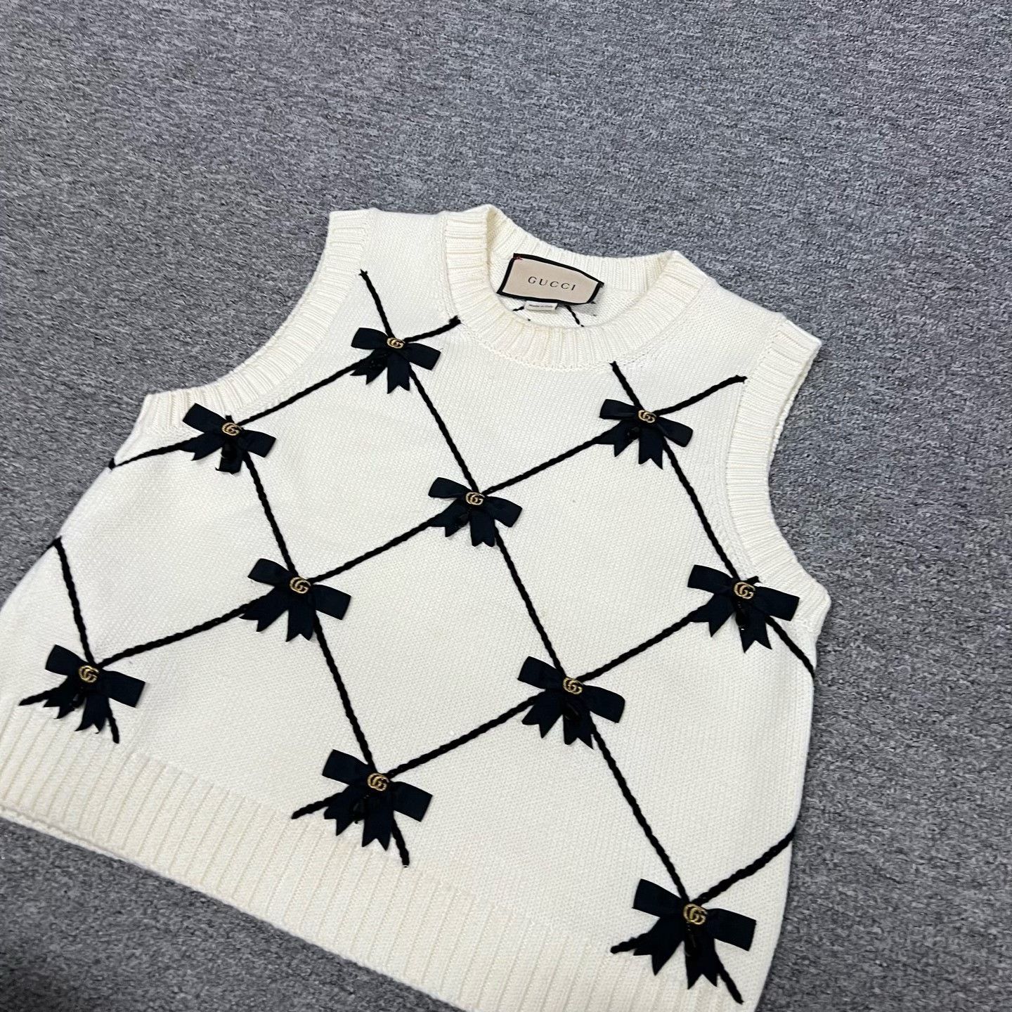 Gucci Gucci Silk Bow Knit Vest M Size M / US 6-8 / IT 42-44 - 4 Thumbnail
