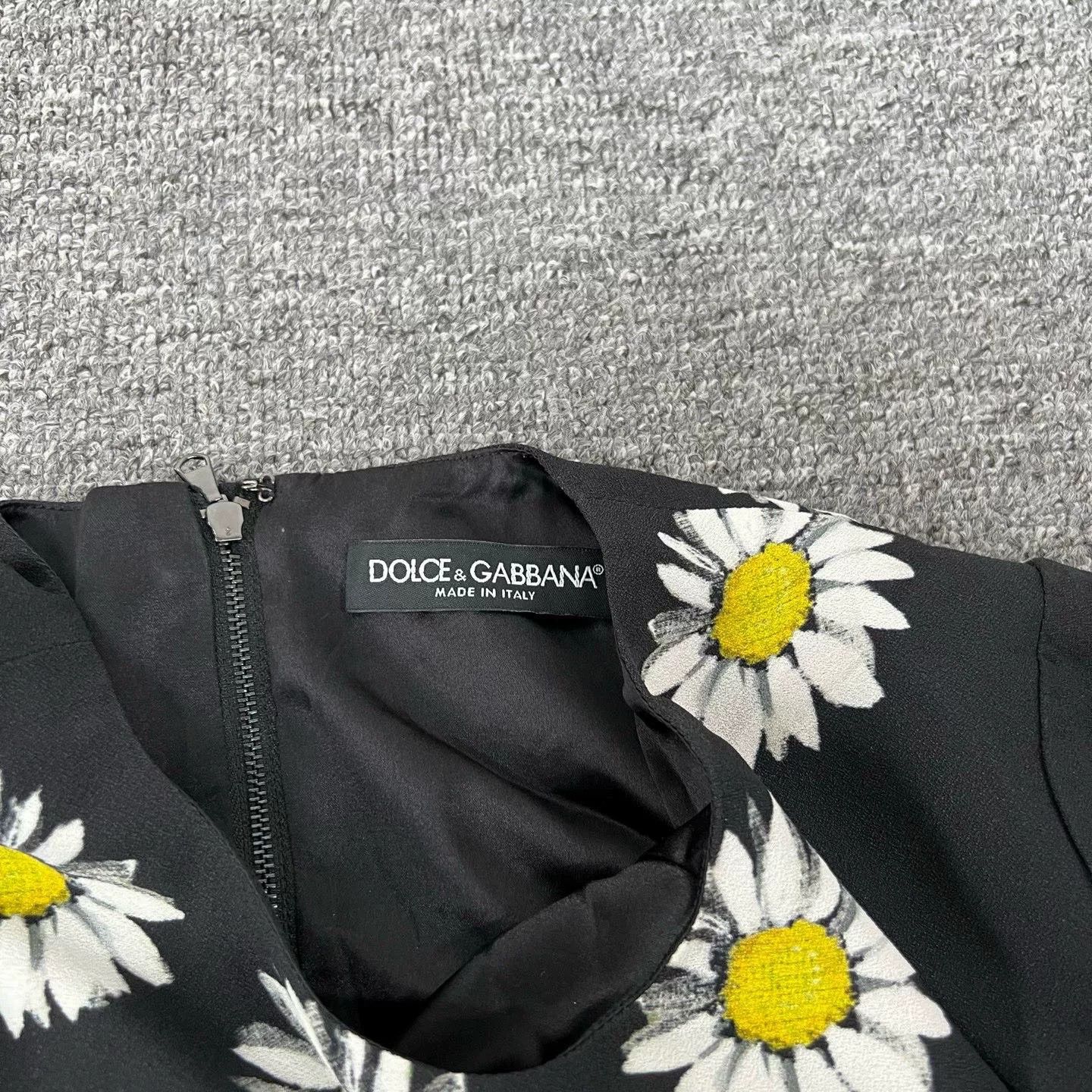 Dolce & Gabbana Dolce & Gabbana Daisy Silk Dress Size S / US 4 / IT 40 - 2 Thumbnail