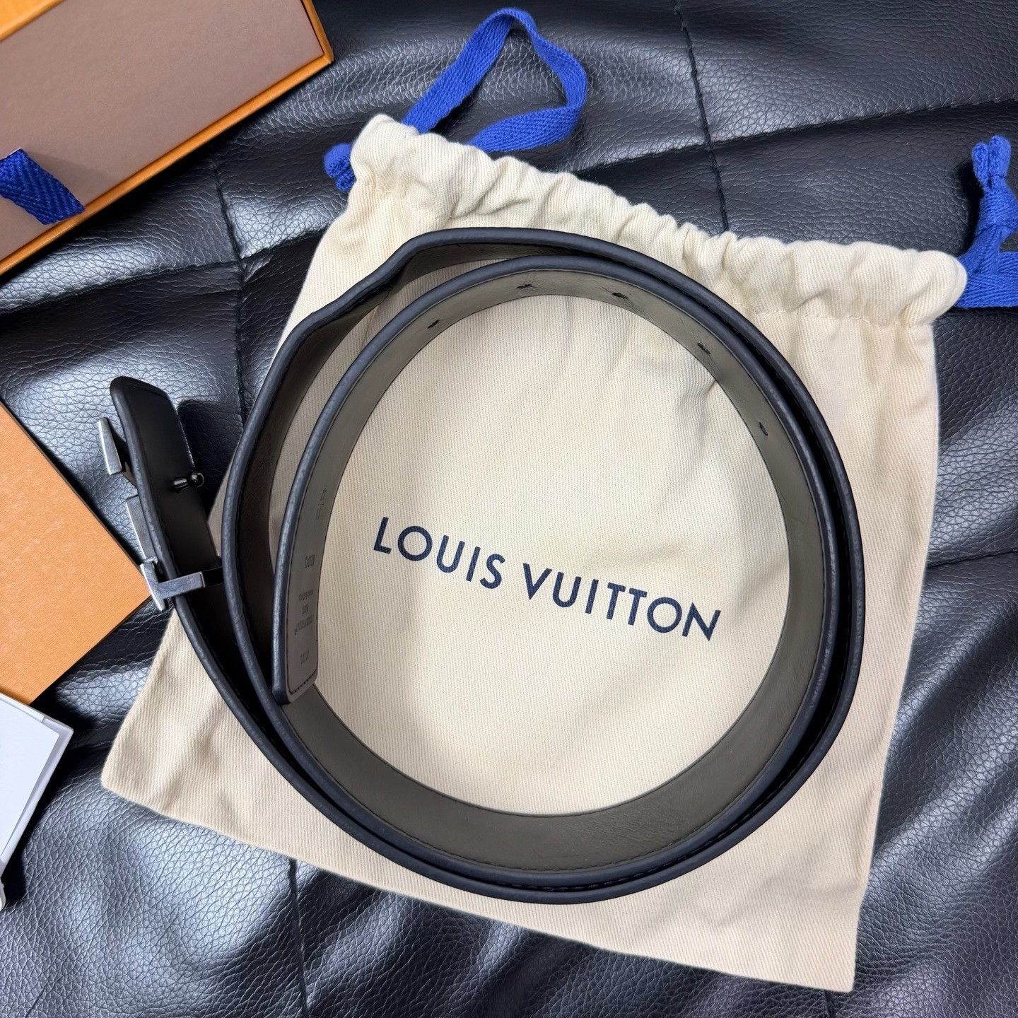Louis Vuitton Louis Vuitton Monogram Black Leather Belt Size ONE SIZE - 2 Thumbnail