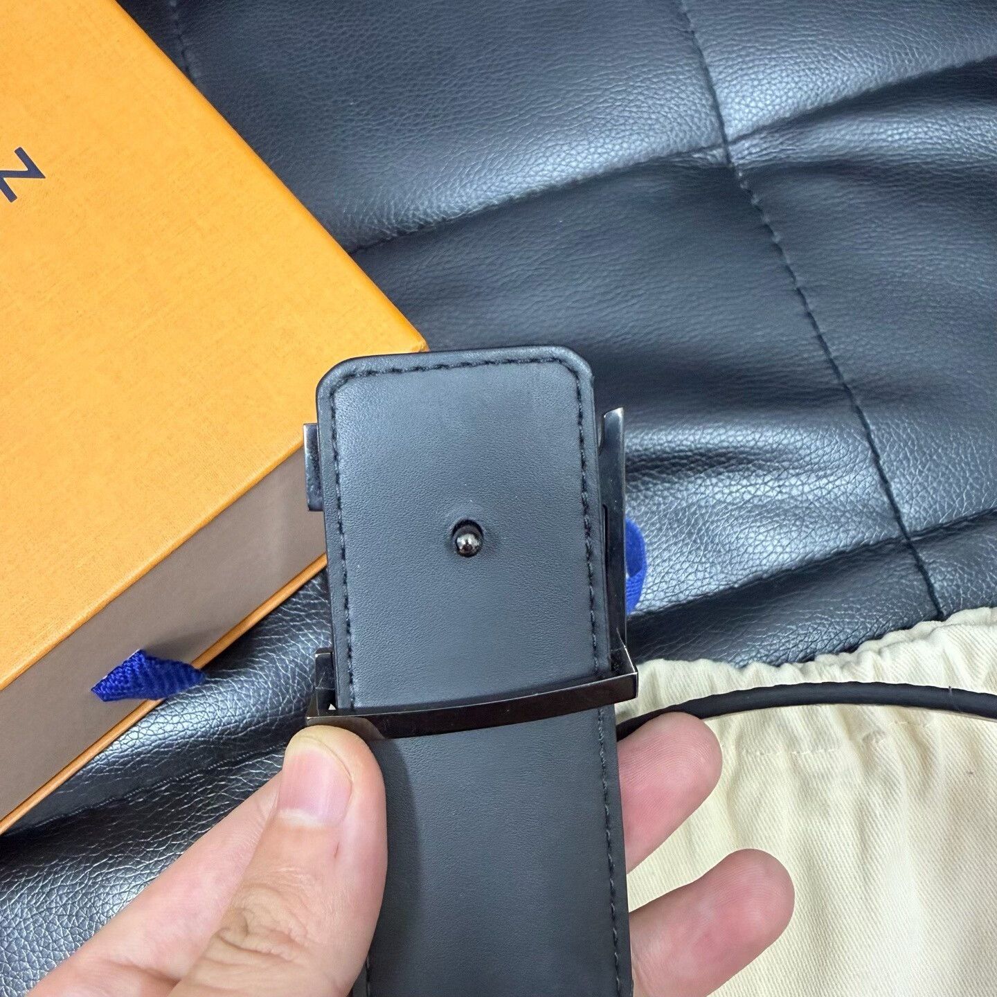 Louis Vuitton Louis Vuitton Monogram Black Leather Belt Size ONE SIZE - 7 Thumbnail