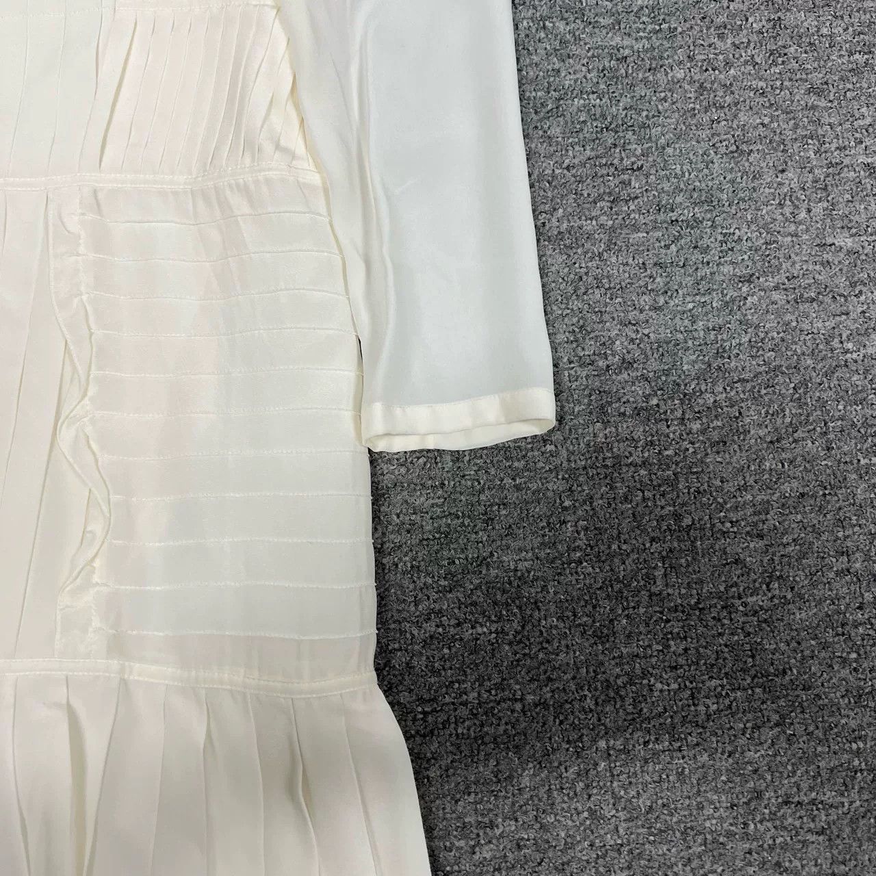Dior Dior White Pleated Silk Long-Sleeve Dress Size XS / US 0-2 / IT 36-38 - 5 Thumbnail