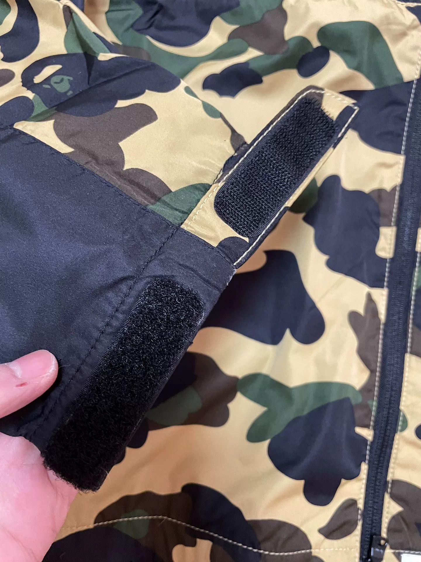 Bape BAPE 1st Camo Hooded Windbreaker Size US M / EU 48-50 / 2 - 4 Thumbnail