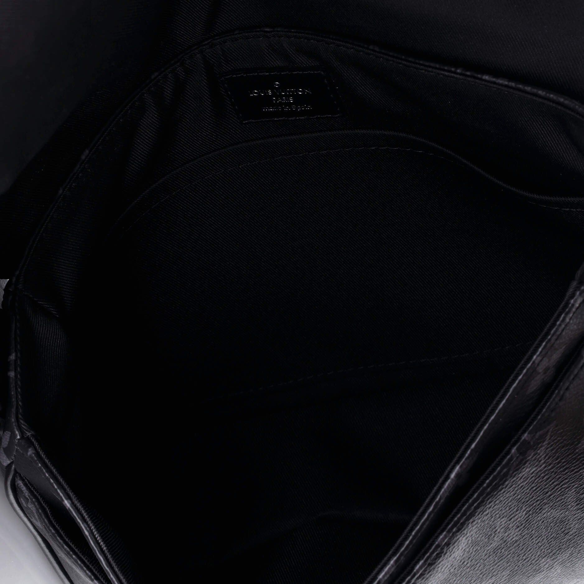 Louis Vuitton District Messenger Bag Size ONE SIZE - 5 Thumbnail