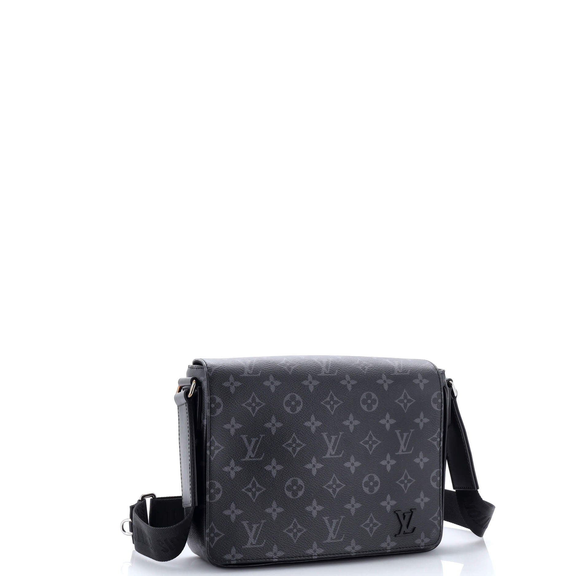 Louis Vuitton District Messenger Bag Size ONE SIZE - 2 Thumbnail
