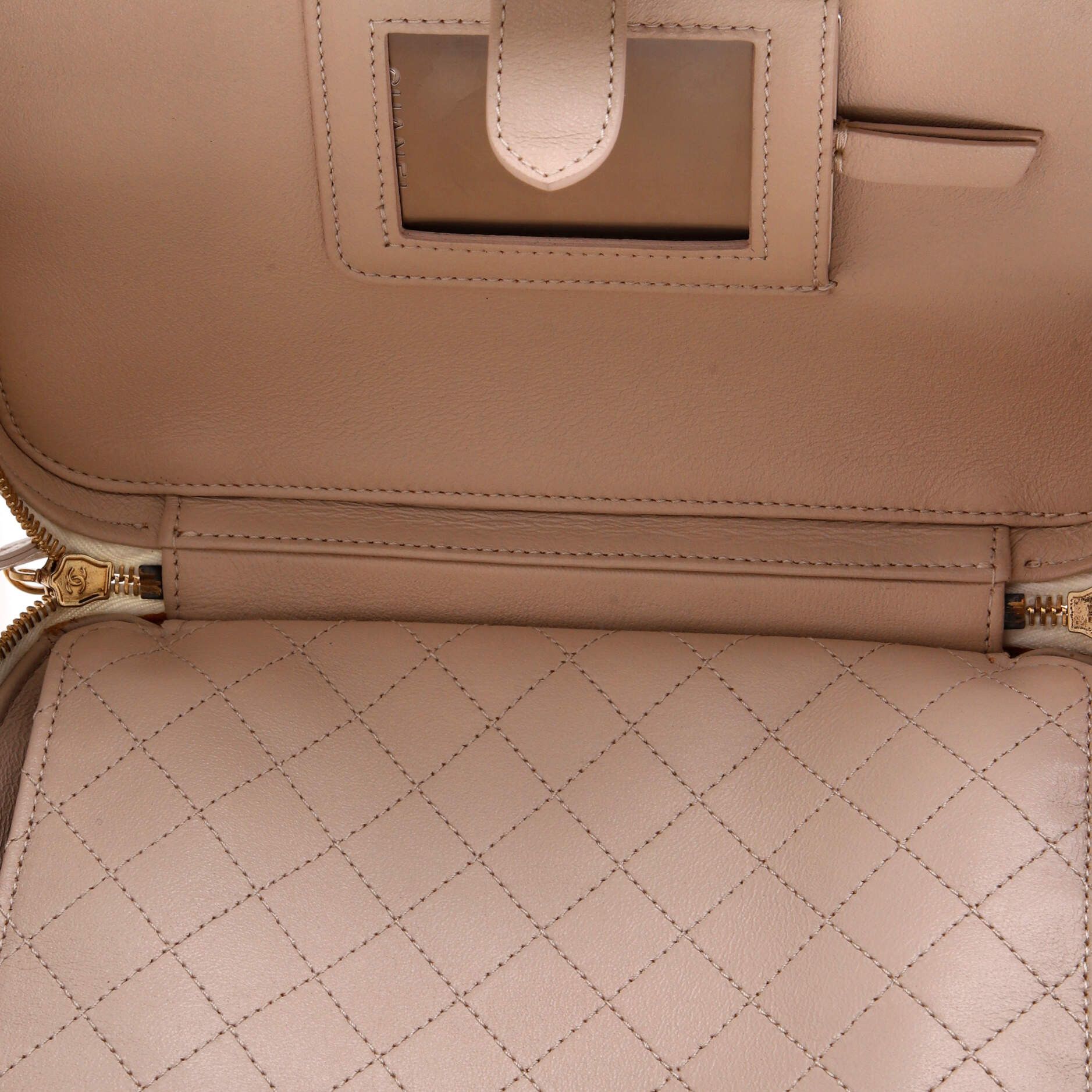 Chanel Filigree Vanity Case Size ONE SIZE - 5 Thumbnail