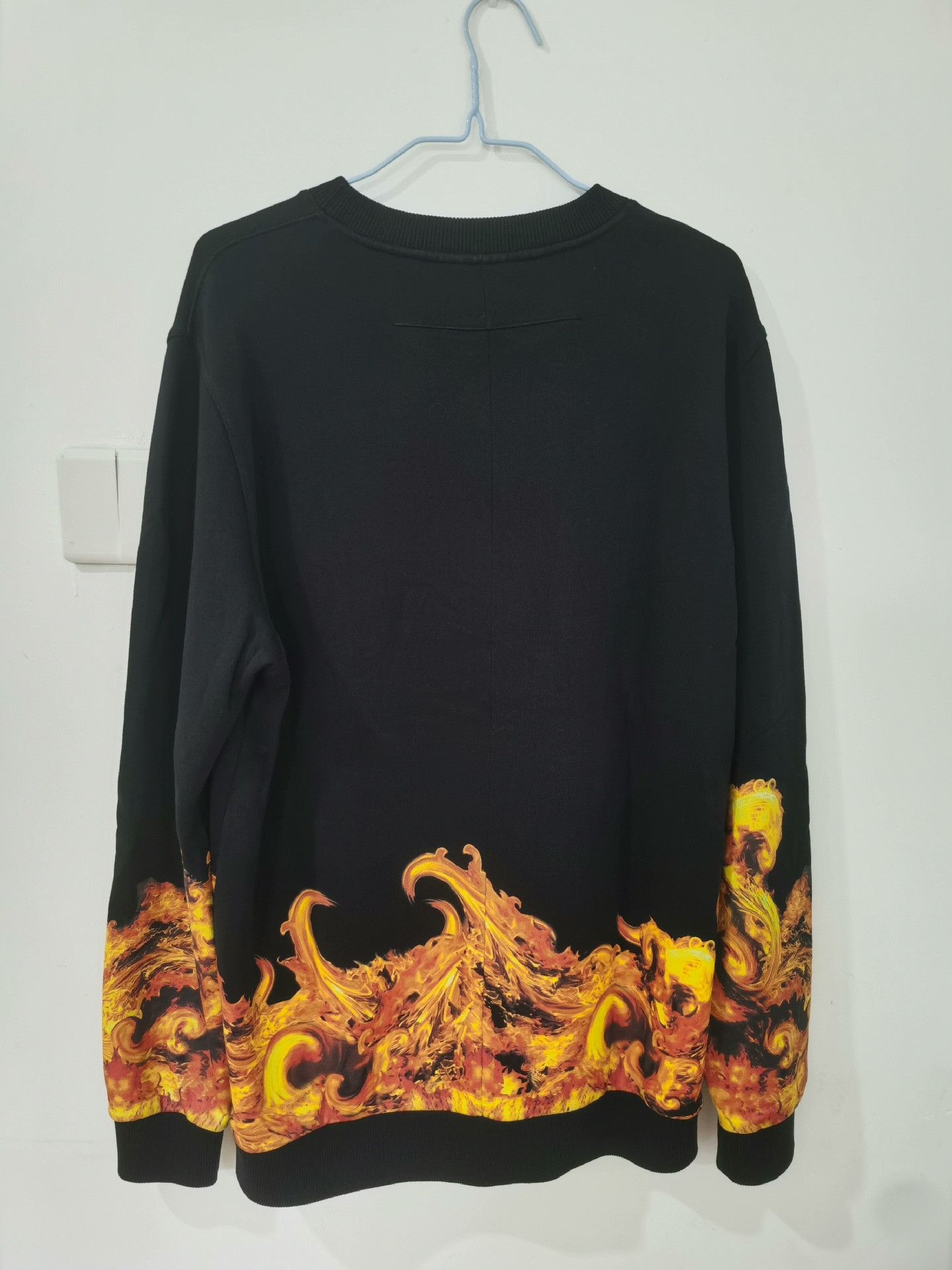 Givenchy Givenchy Flame Print Sweatshirt Size US S / EU 44-46 / 1 - 2 Thumbnail