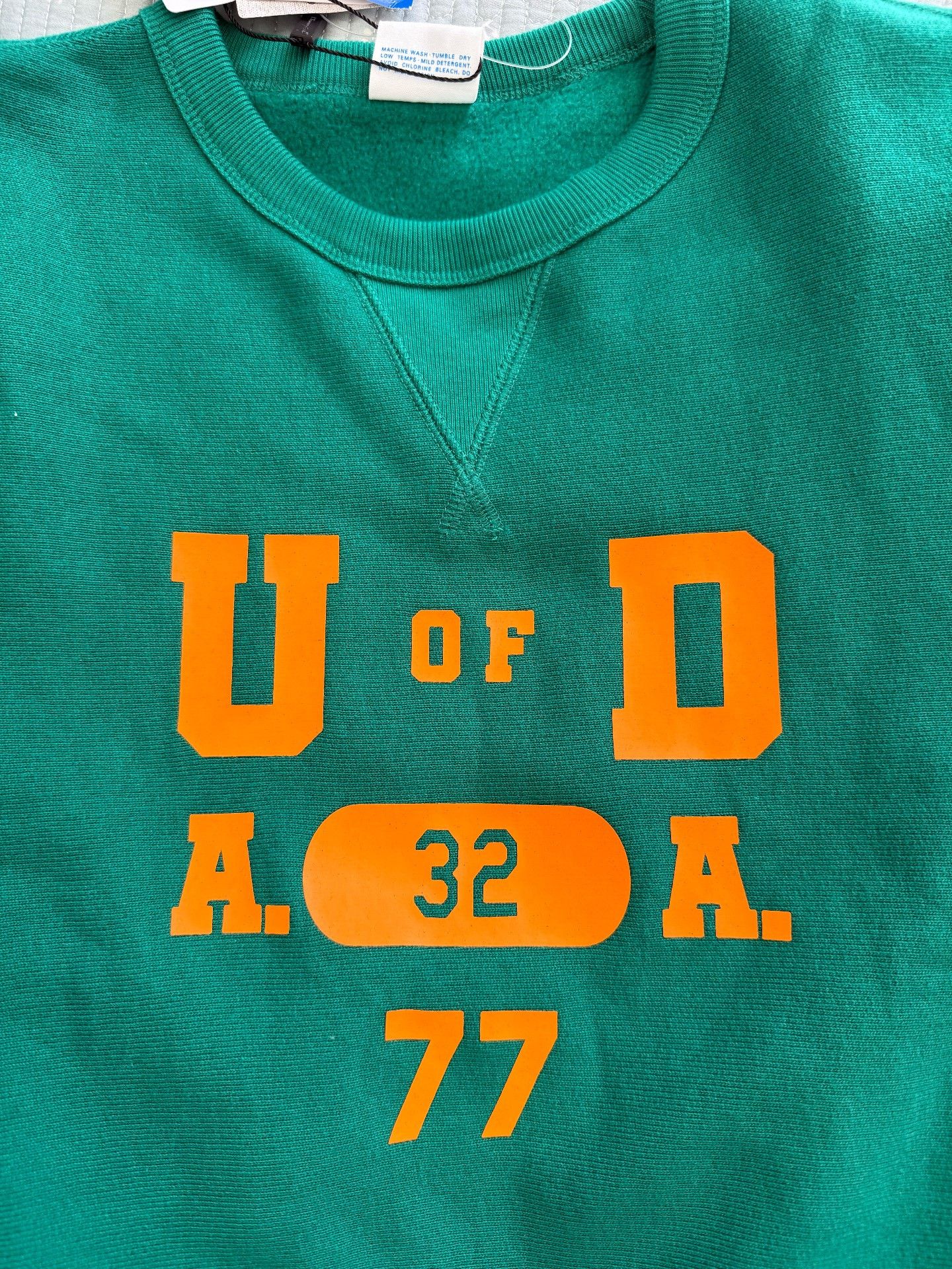 Champion Champion Japan Vintage Green Orange Print Sweatshirt Size US L / EU 52-54 / 3 - 8 Thumbnail