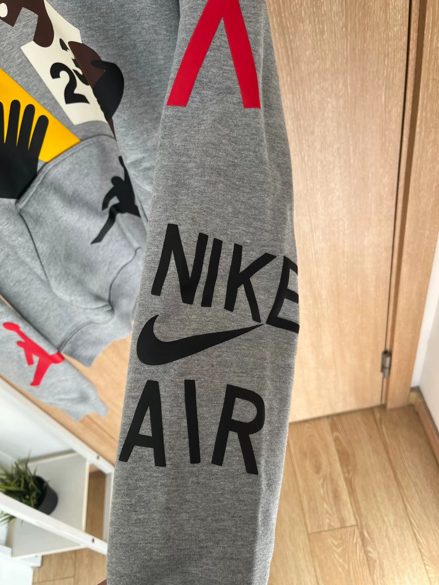 Jordan Brand Jordan x Nina FW22 Abstract Print Hoodie Size US XL / EU 56 / 4 - 4 Thumbnail