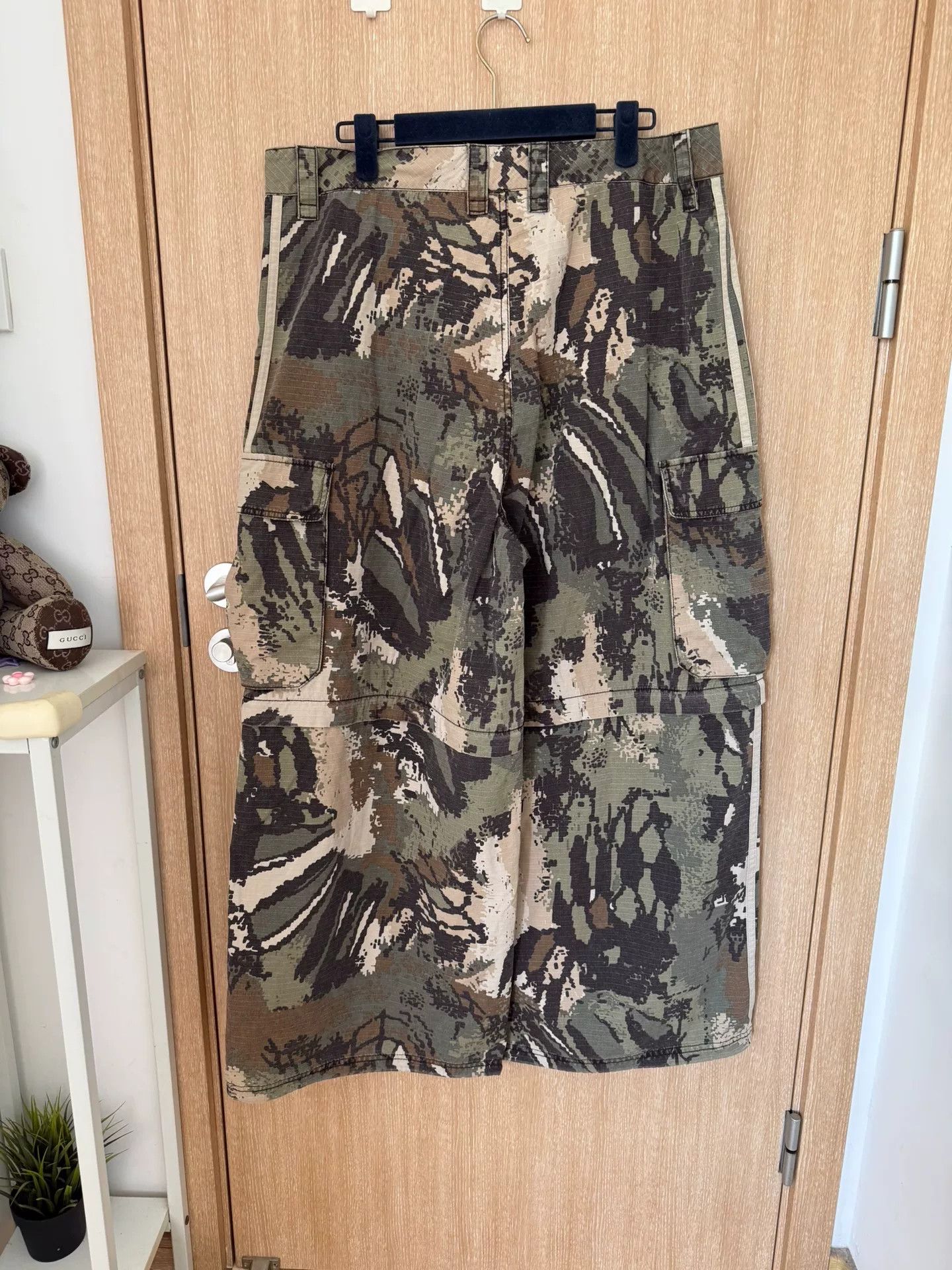 Ivy Park Men's adidas Originals Ivy Camo Cargo Pants Size US 37 - 2 Thumbnail