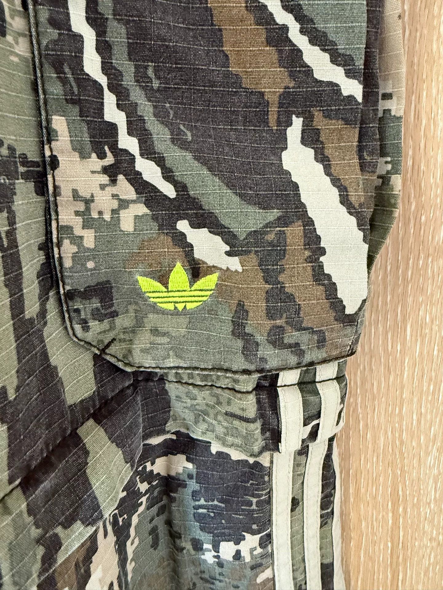 Ivy Park Men's adidas Originals Ivy Camo Cargo Pants Size US 37 - 4 Thumbnail