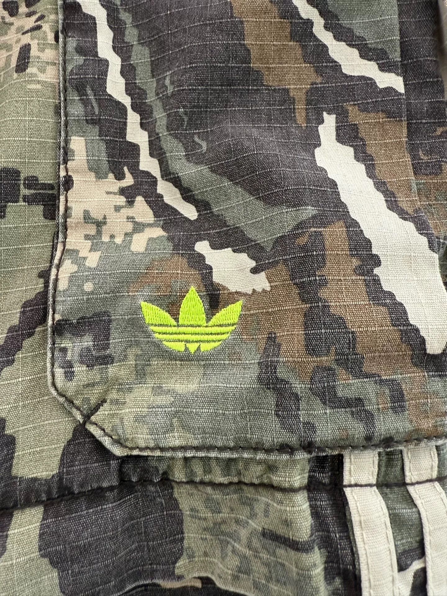 Ivy Park Men's adidas Originals Ivy Camo Cargo Pants Size US 37 - 8 Thumbnail