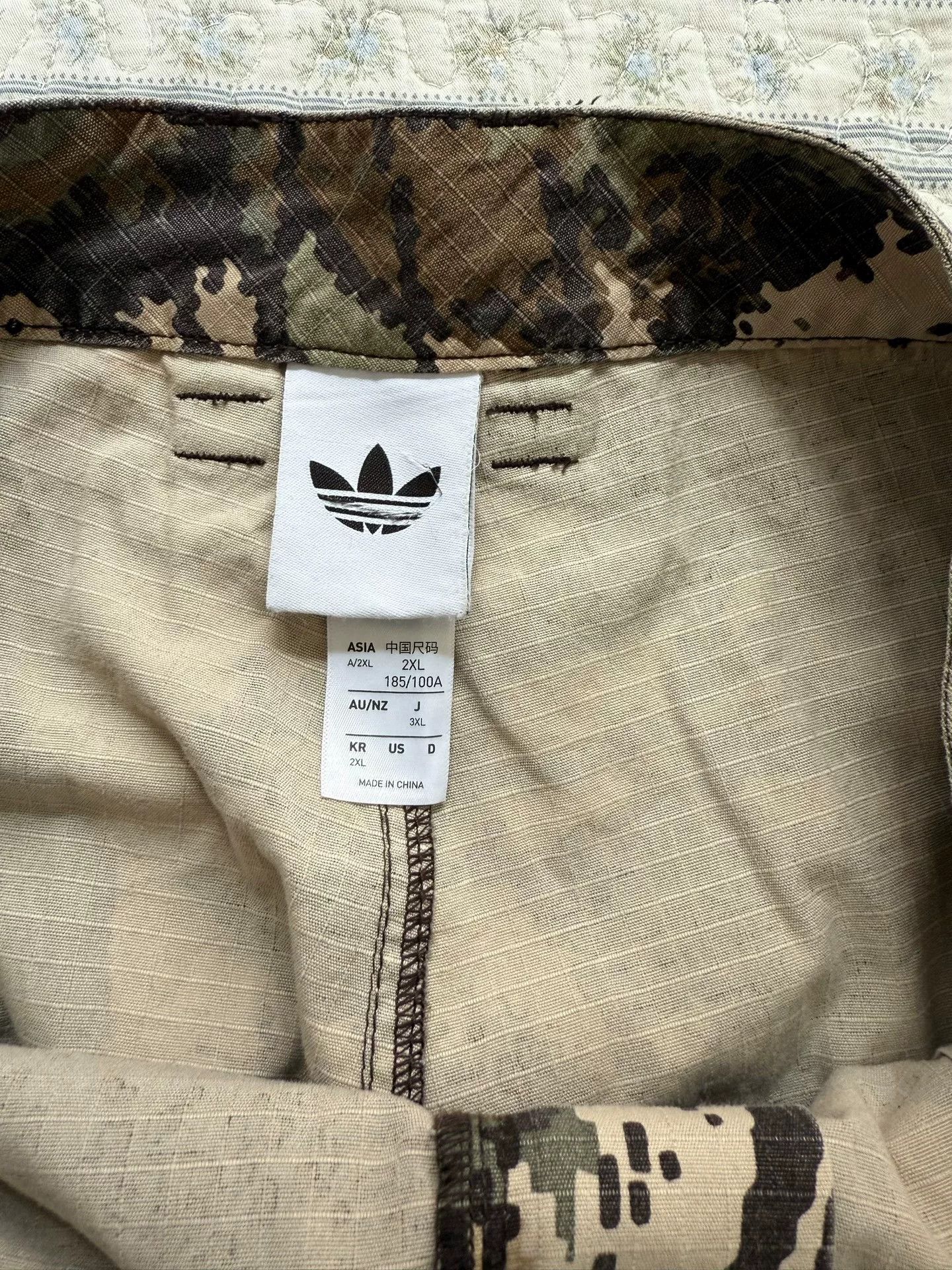 Ivy Park Men's adidas Originals Ivy Camo Cargo Pants Size US 37 - 6 Thumbnail