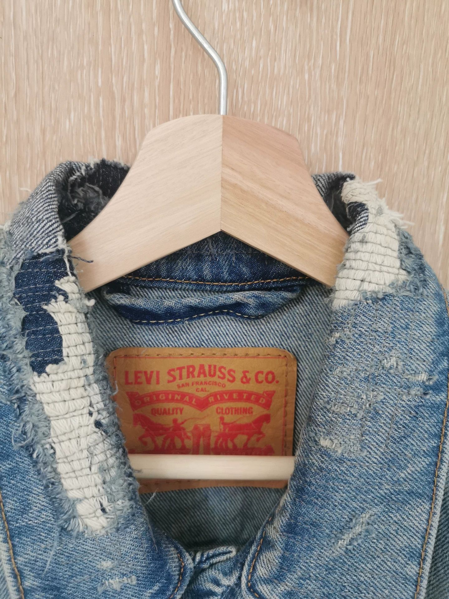 Levi's Levi's Distressed Patch Denim Jacket Size US S / EU 44-46 / 1 - 3 Thumbnail