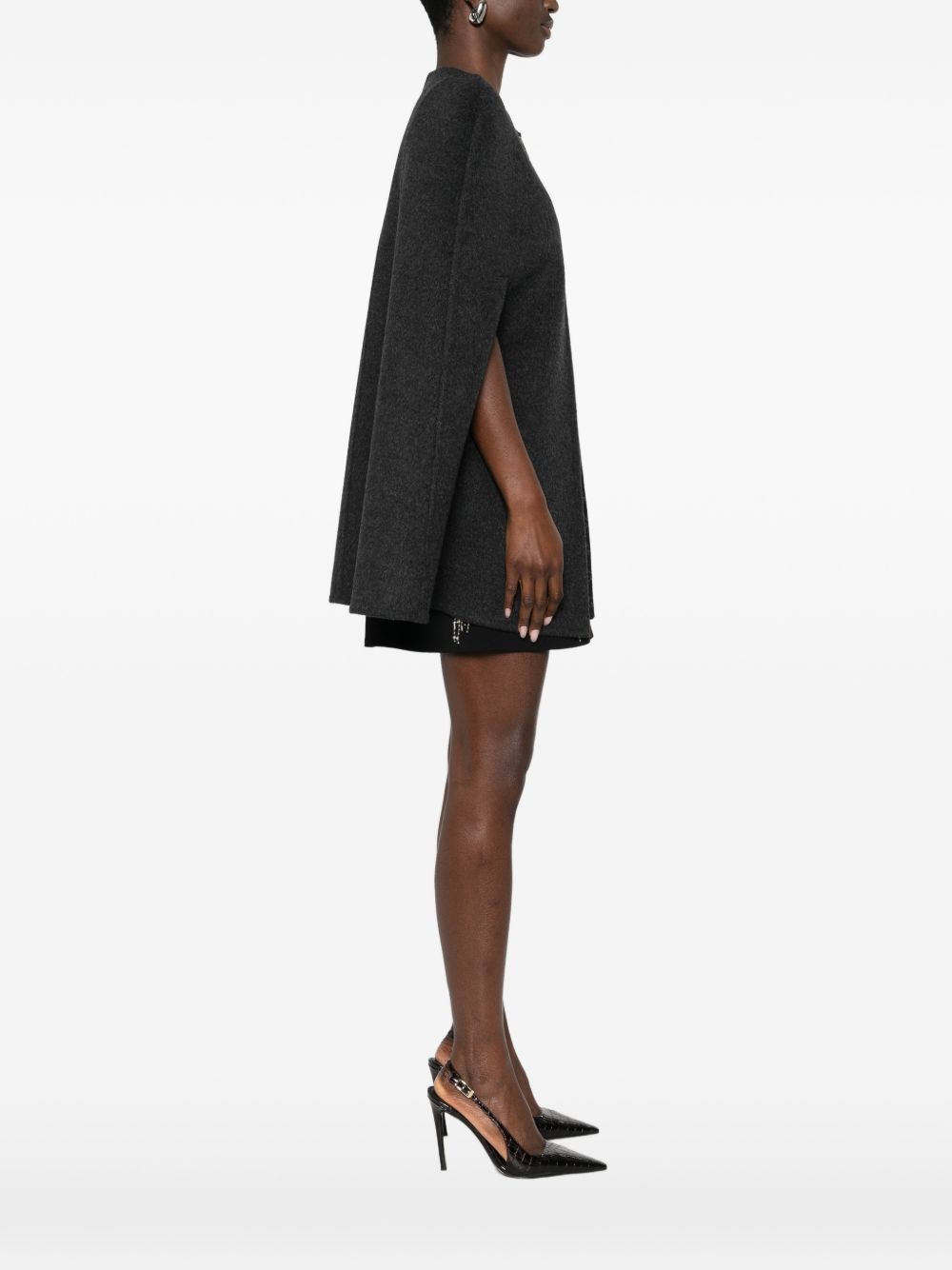 Gucci WOOL AND SILK CAPE Size M / US 6-8 / IT 42-44 - 2 Thumbnail