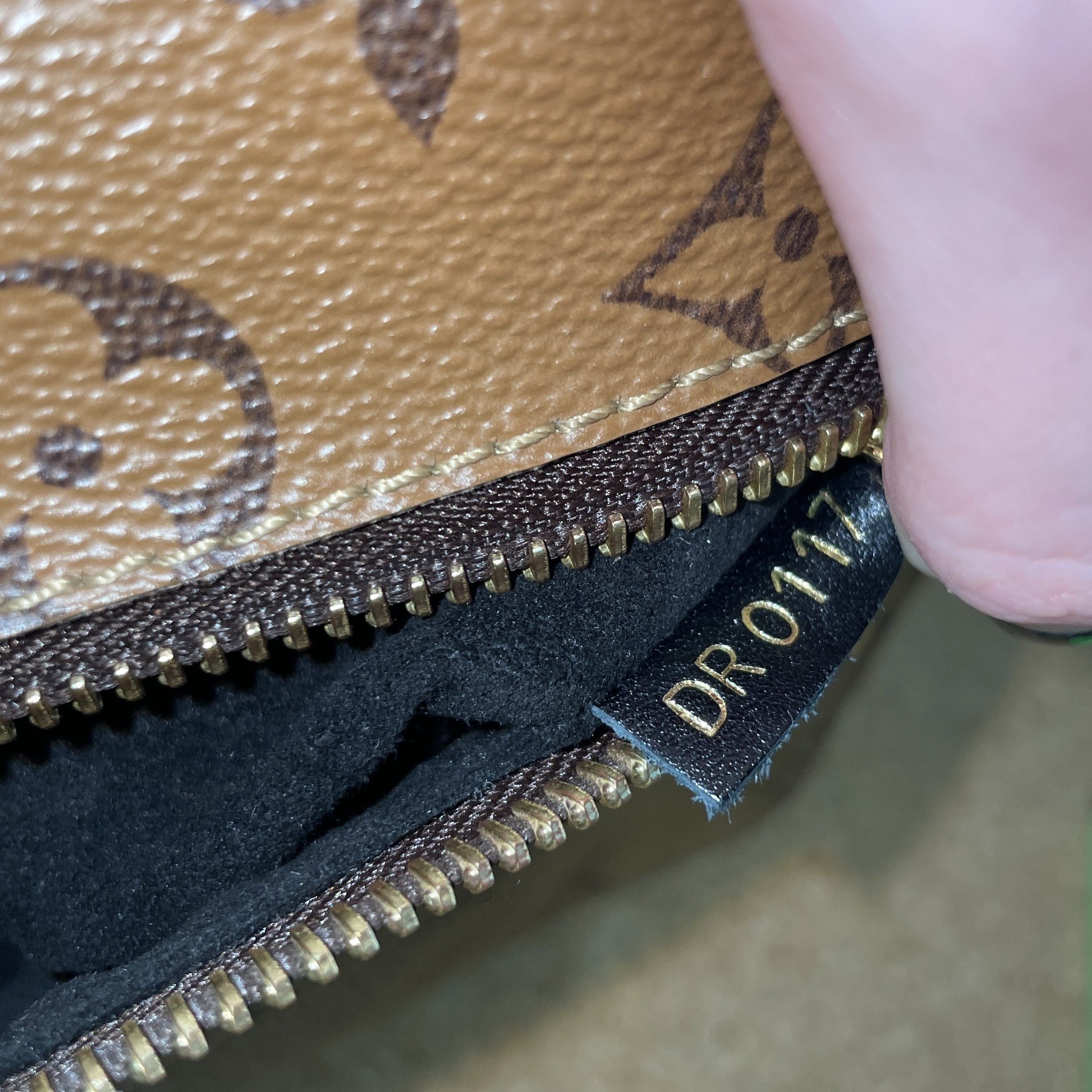 Louis Vuitton Pochette Metis Size ONE SIZE - 8 Thumbnail