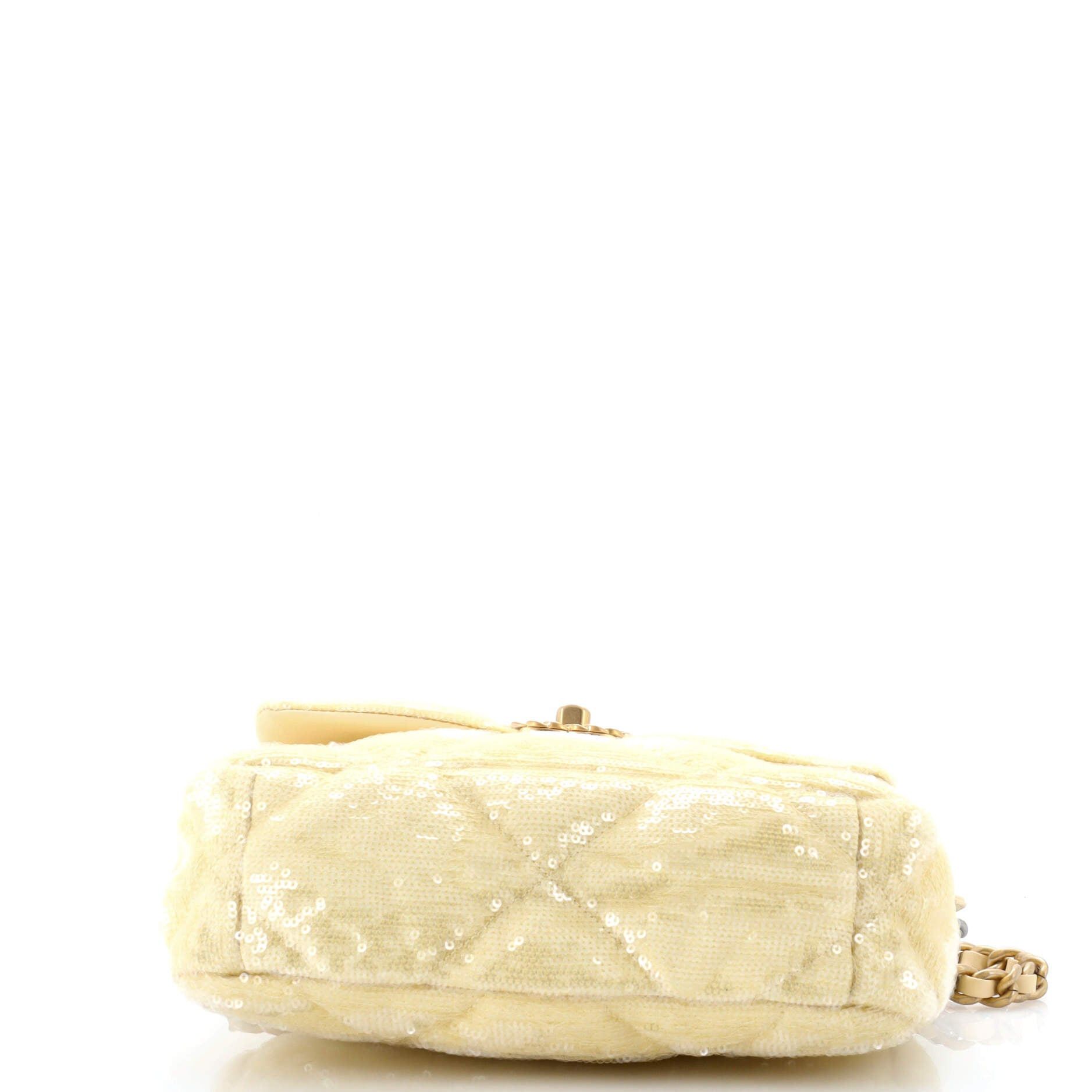 Chanel 19 Flap Bag Size ONE SIZE - 4 Thumbnail