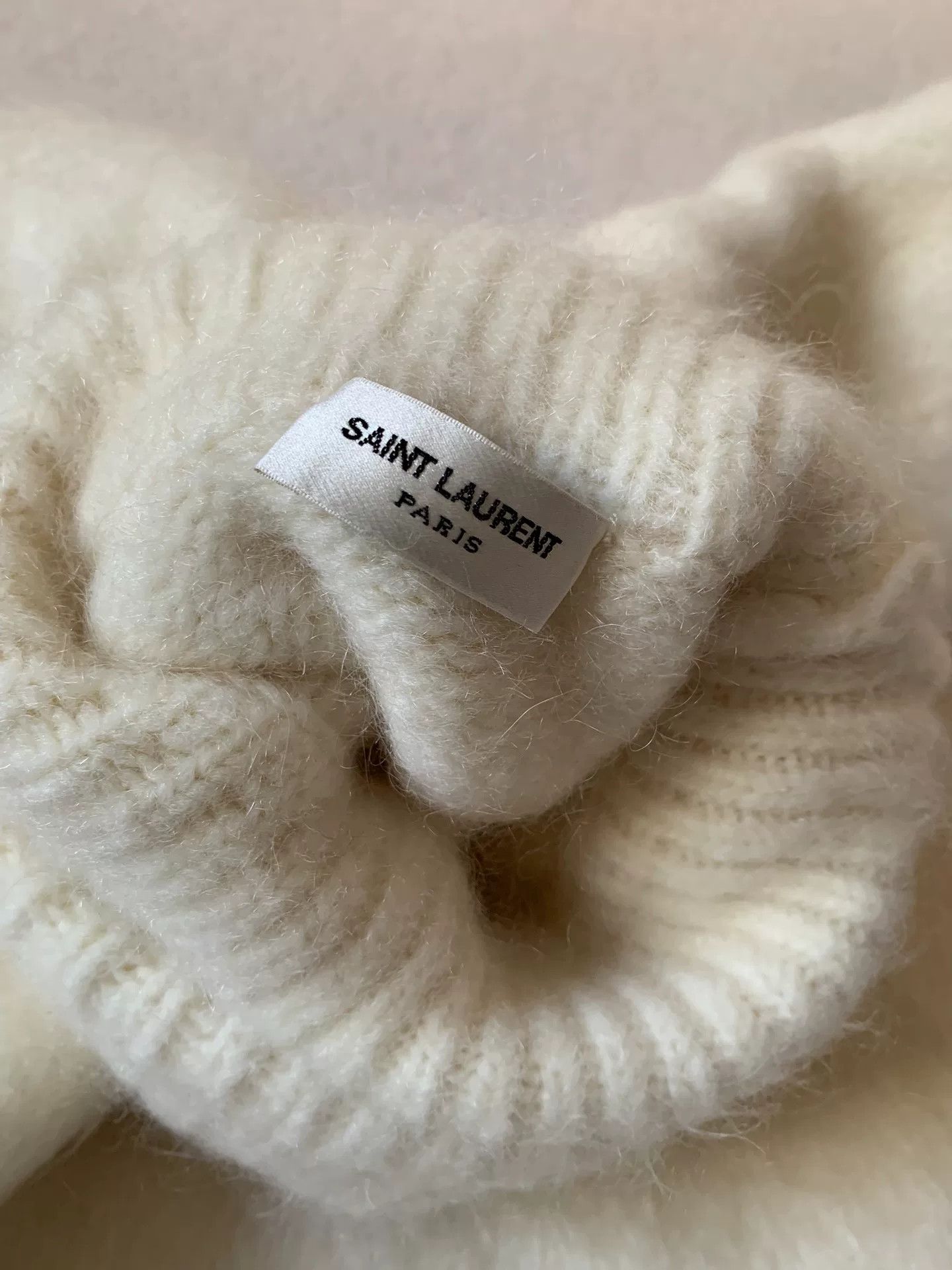 Saint Laurent Paris Saint Laurent White Fuzzy Turtleneck Sweater Size XS / US 0-2 / IT 36-38 - 6 Thumbnail