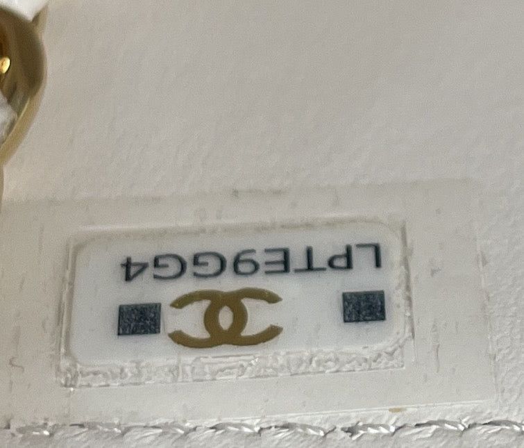 Chanel Coco Casino Vanity Case with Chain Size ONE SIZE - 6 Thumbnail