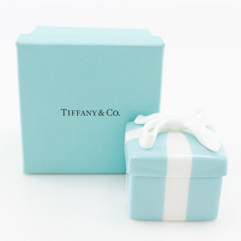 Tiffany & Co. Tiffany & Co. Tiffany & Co. Mini Blue Bow Box Ceramic Accessory Case Glass / Ceramic Other DUTY FREE for USA Size ONE SIZE - 6 Thumbnail