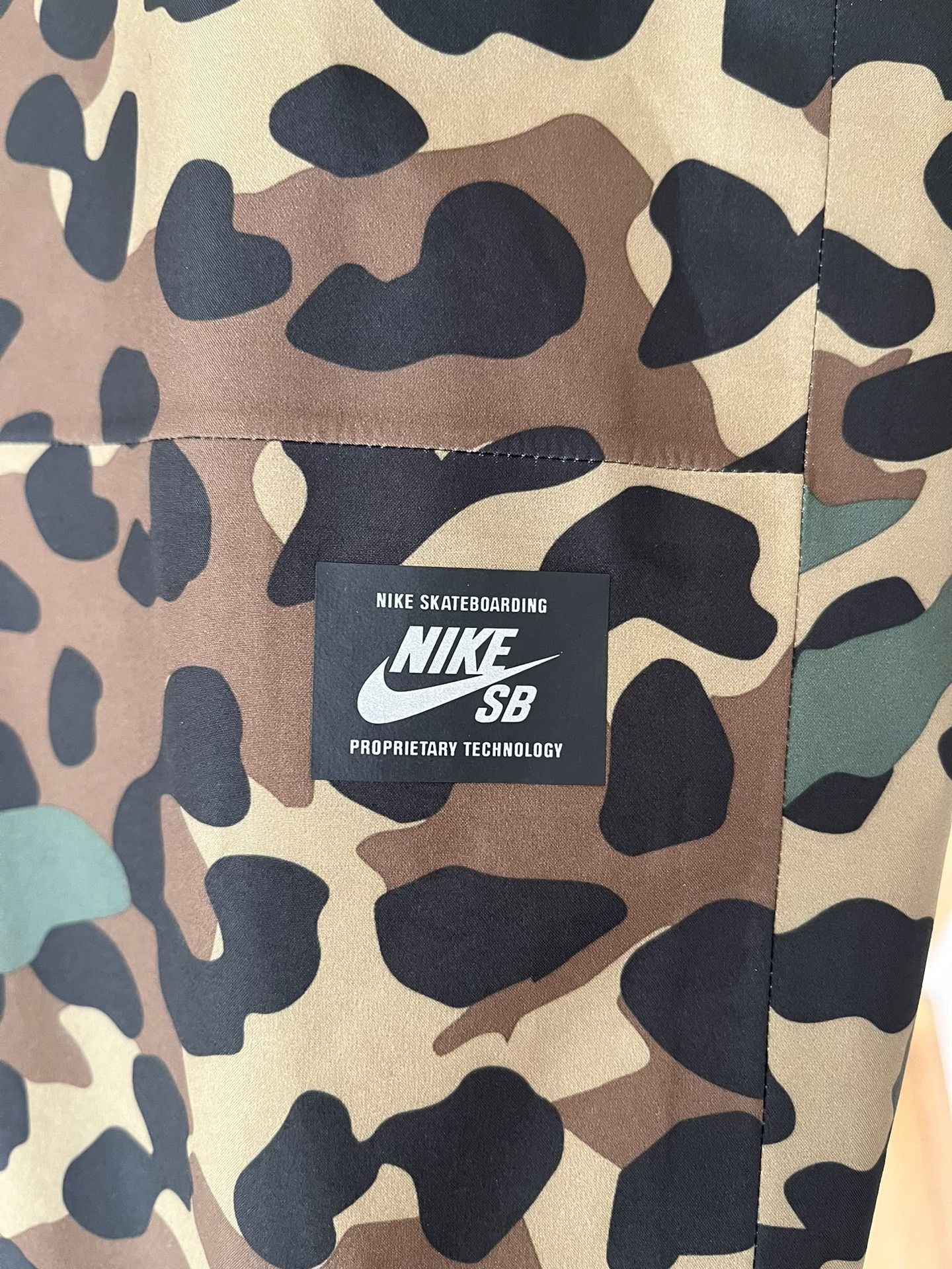 Nike SB Nike SB Camouflage GORE-TEX Coach Jacket Size US M / EU 48-50 / 2 - 5 Thumbnail