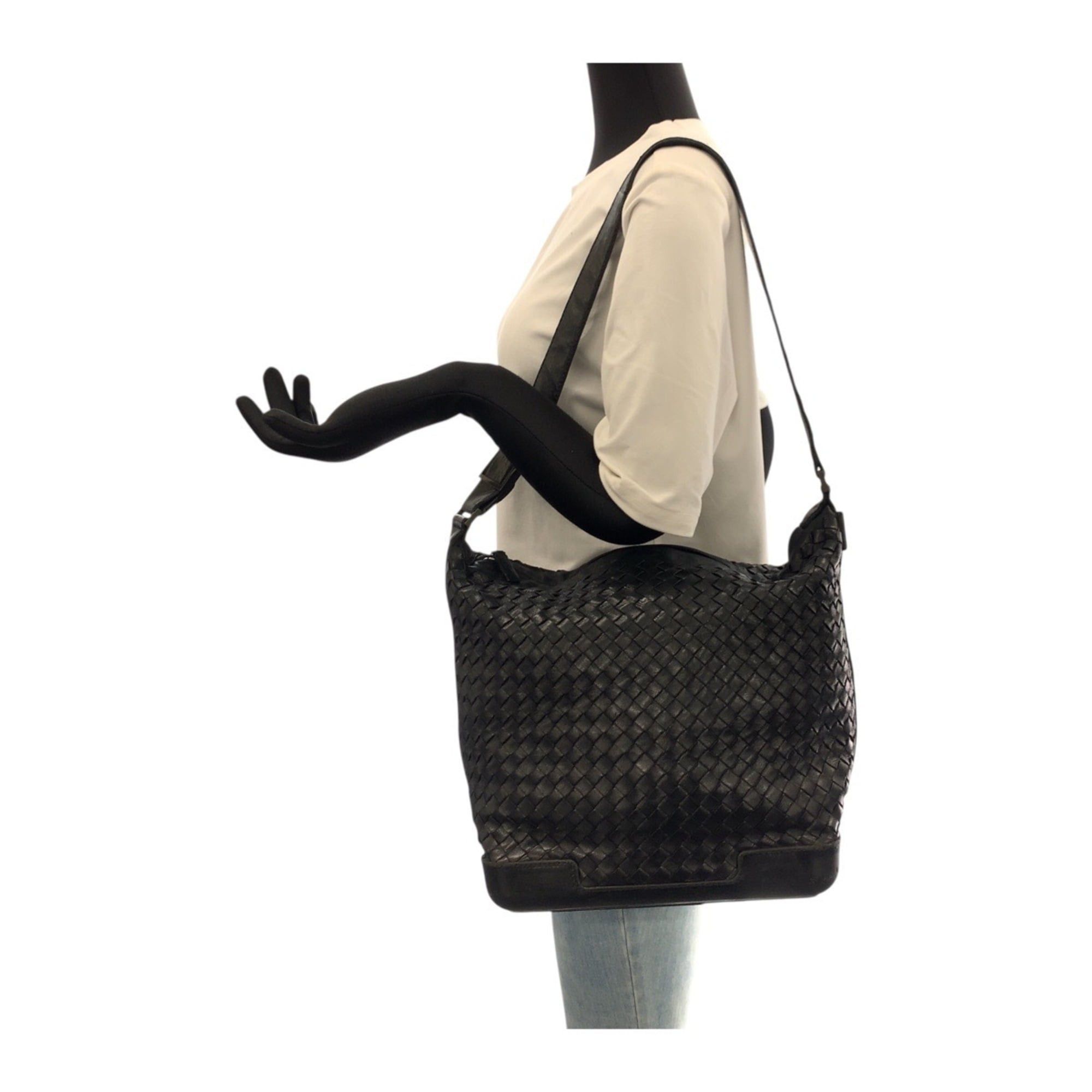 Bottega Veneta BOTTEGA VENETA Intrecciato Leather Shoulder Bag, Black with Gunmetal Hardware, 10600106071NE Size ONE SIZE - 7 Thumbnail