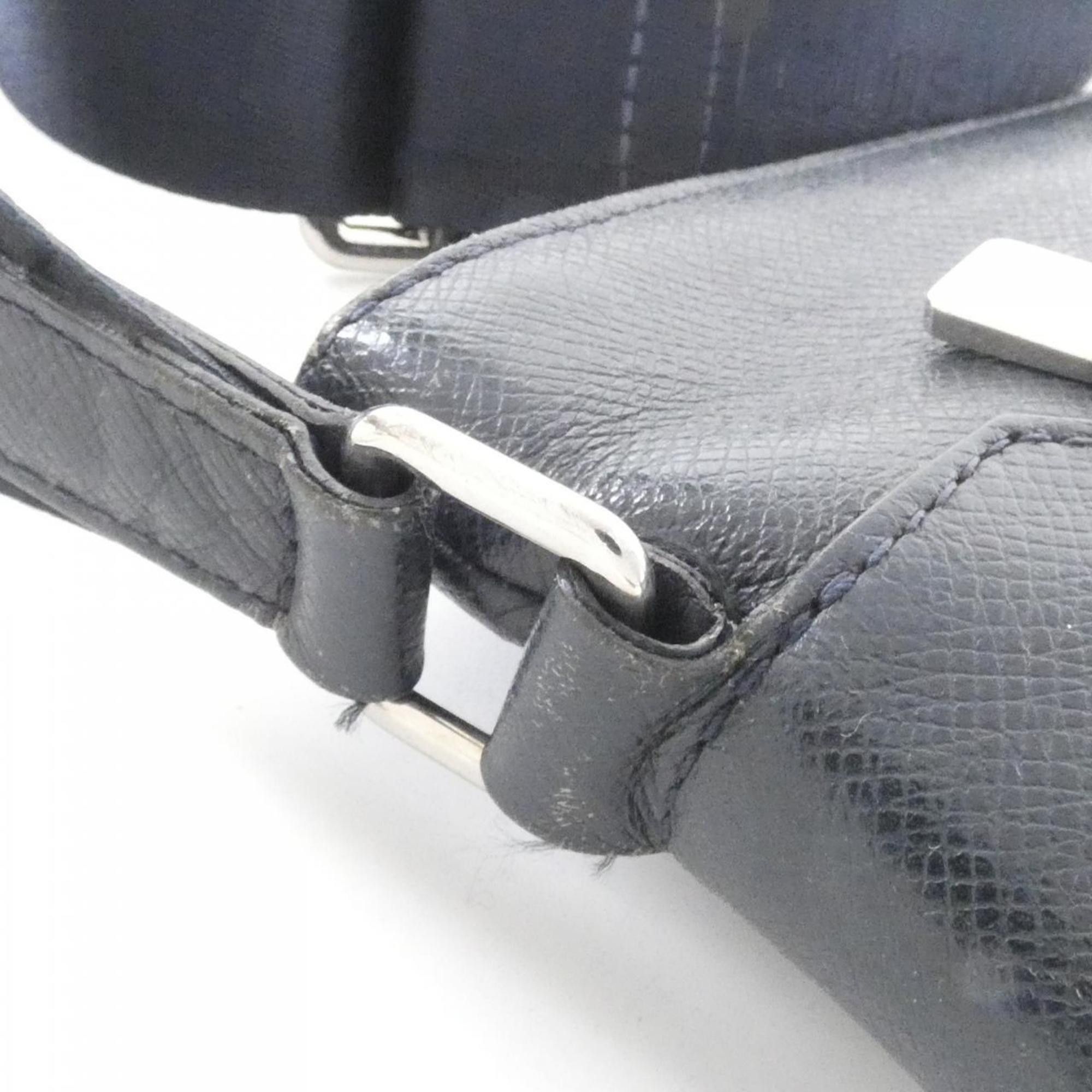 Louis Vuitton Louis Vuitton Taiga Sasha M32629 Shoulder Bag Size ONE SIZE - 6 Thumbnail
