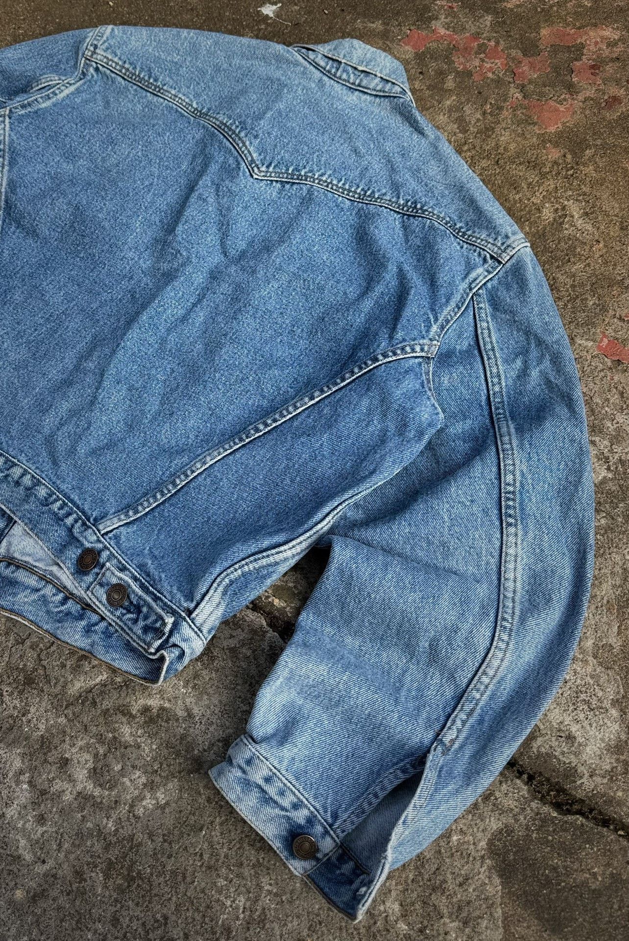 Vintage Vintage Levi's Boxy High-Waist Denim Jacket Size US M / EU 48-50 / 2 - 5 Thumbnail
