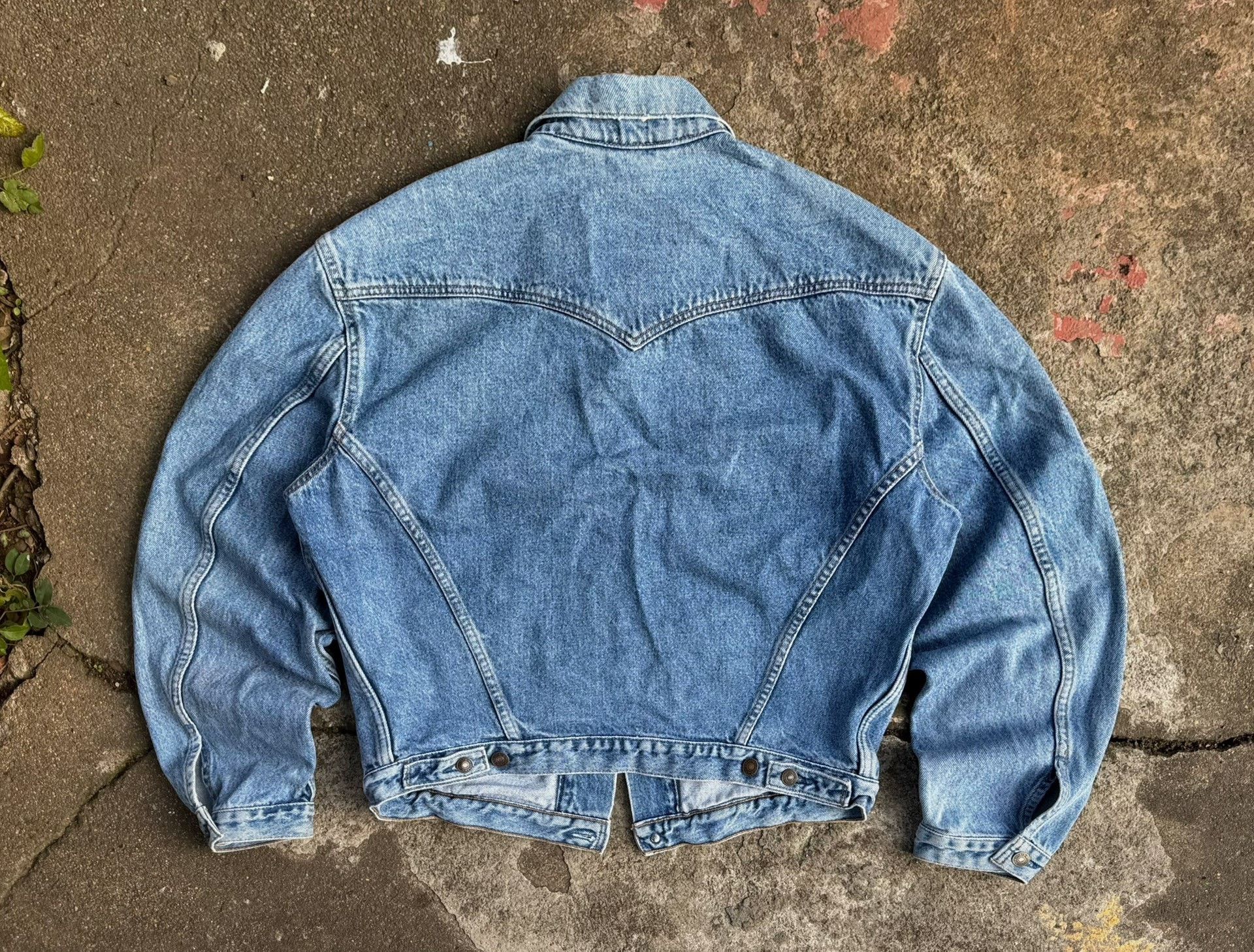 Vintage Vintage Levi's Boxy High-Waist Denim Jacket Size US M / EU 48-50 / 2 - 6 Thumbnail