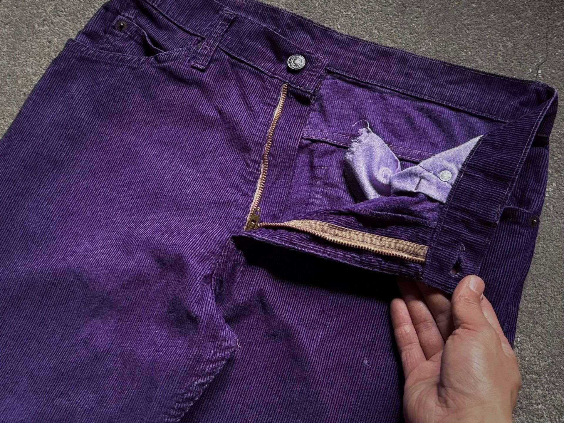 Vintage Vintage Levi's 517 Corduroy Flared Pants Size US 31 - 2 Thumbnail