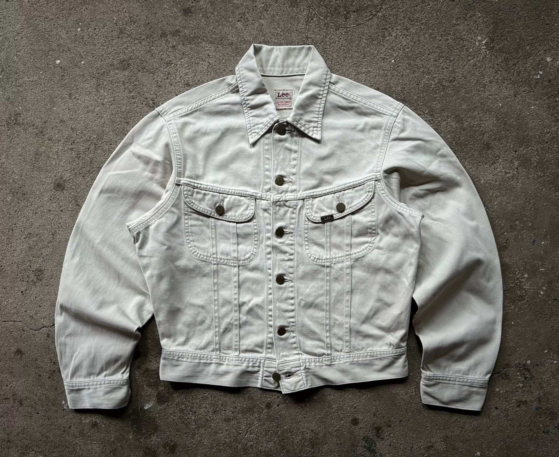 Vintage Vintage Lee 90s High-Waist Denim Jacket Size US M / EU 48-50 / 2 - 4 Thumbnail