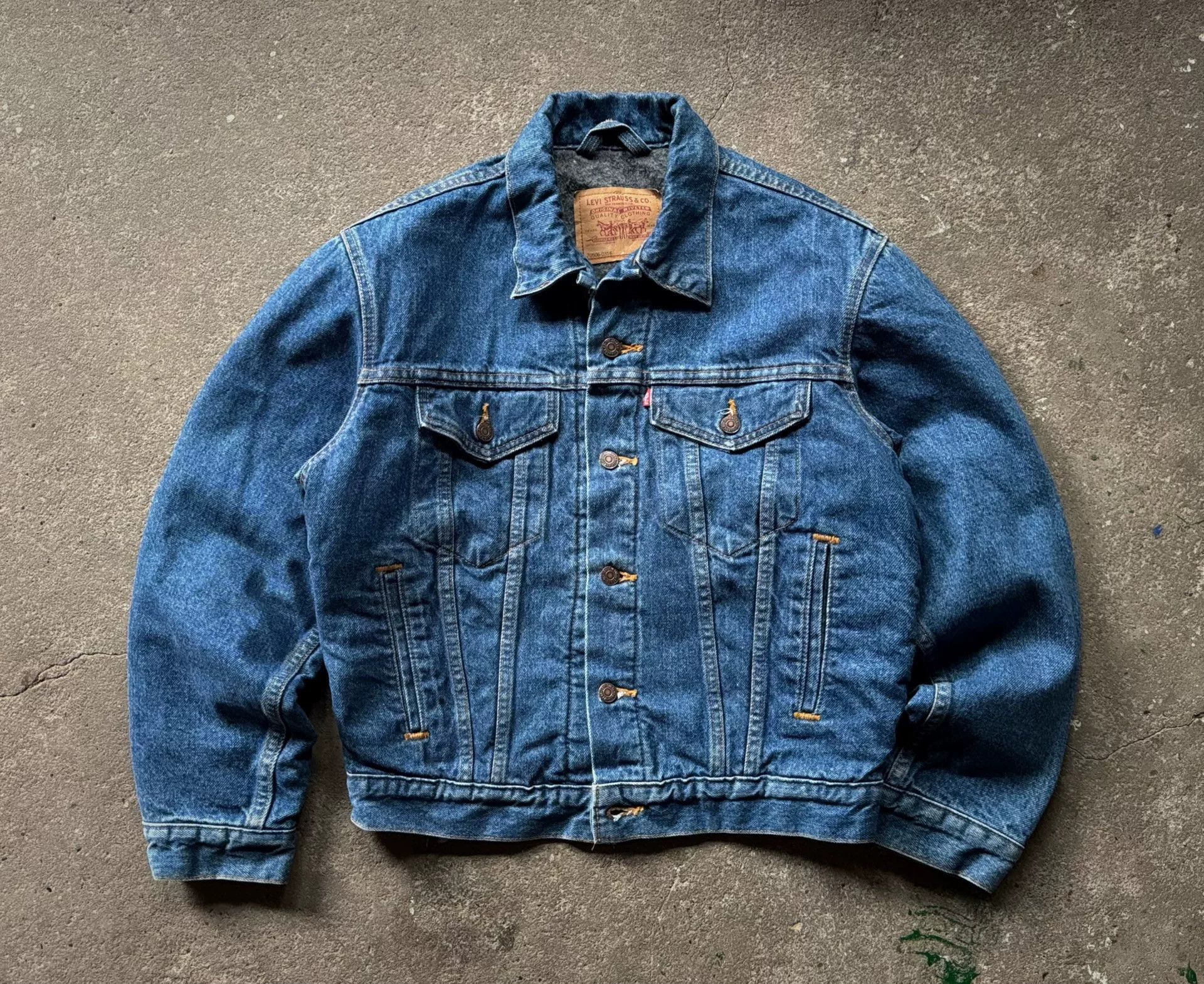 Vintage Vintage Levi's 1993 Heavy Denim Jacket Size US M / EU 48-50 / 2 - 3 Thumbnail