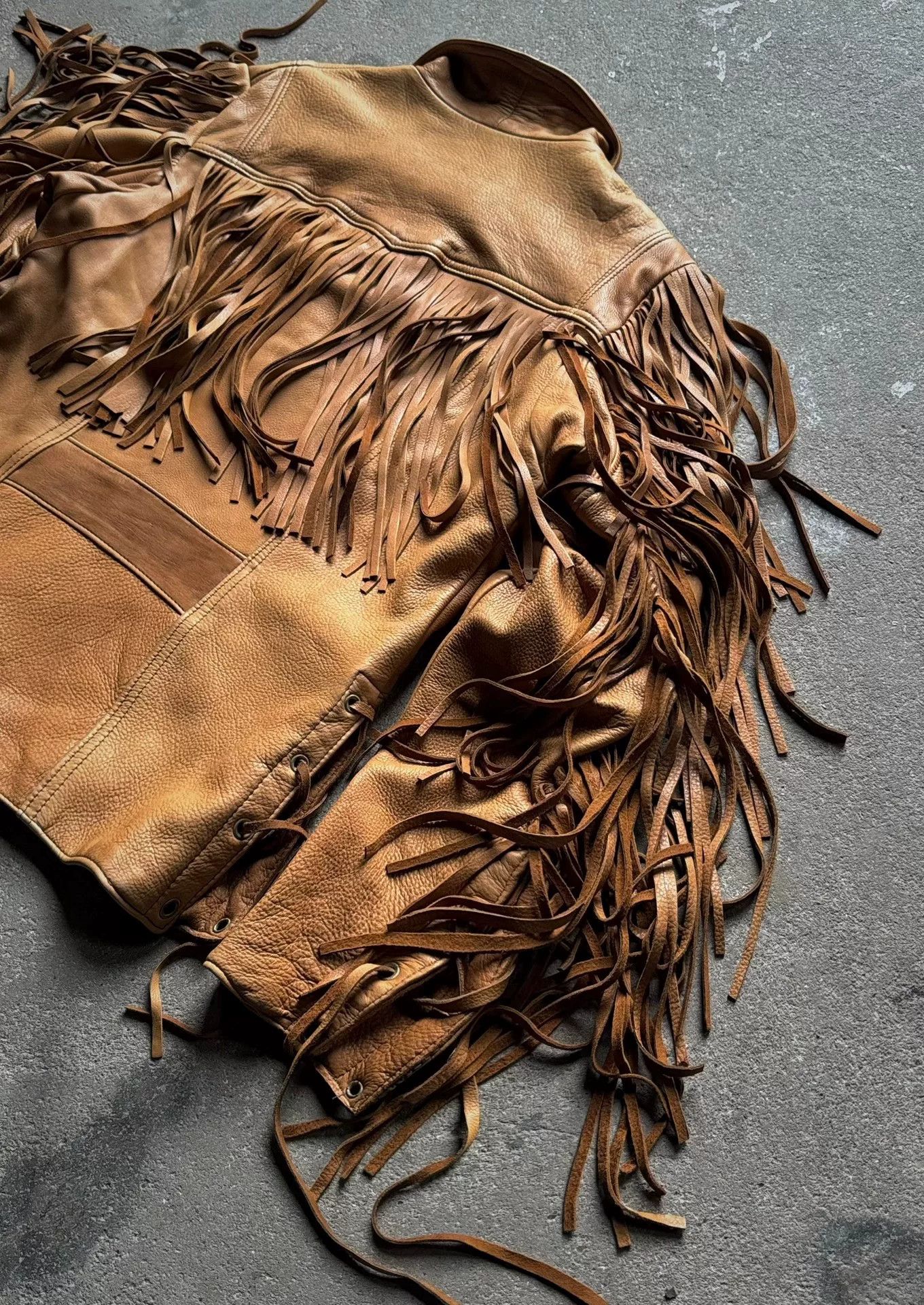 Vintage Vintage Branded Fringed Suede Jacket Size US L / EU 52-54 / 3 - 4 Thumbnail