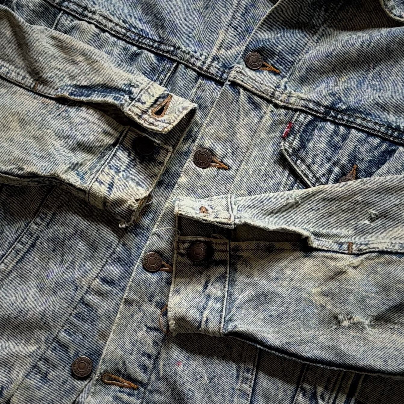Vintage Vintage Levi's Distressed Denim Jacket Size US M / EU 48-50 / 2 - 2 Thumbnail