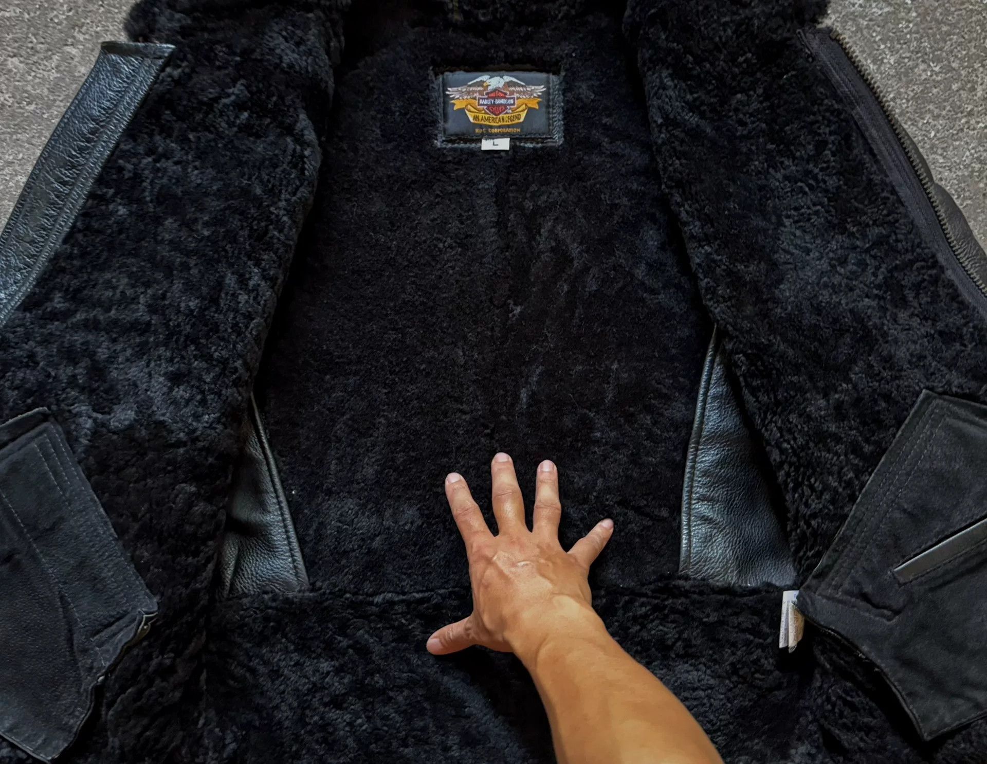 Vintage Vintage Harley Davidson Shearling Jacket Size US L / EU 52-54 / 3 - 4 Thumbnail