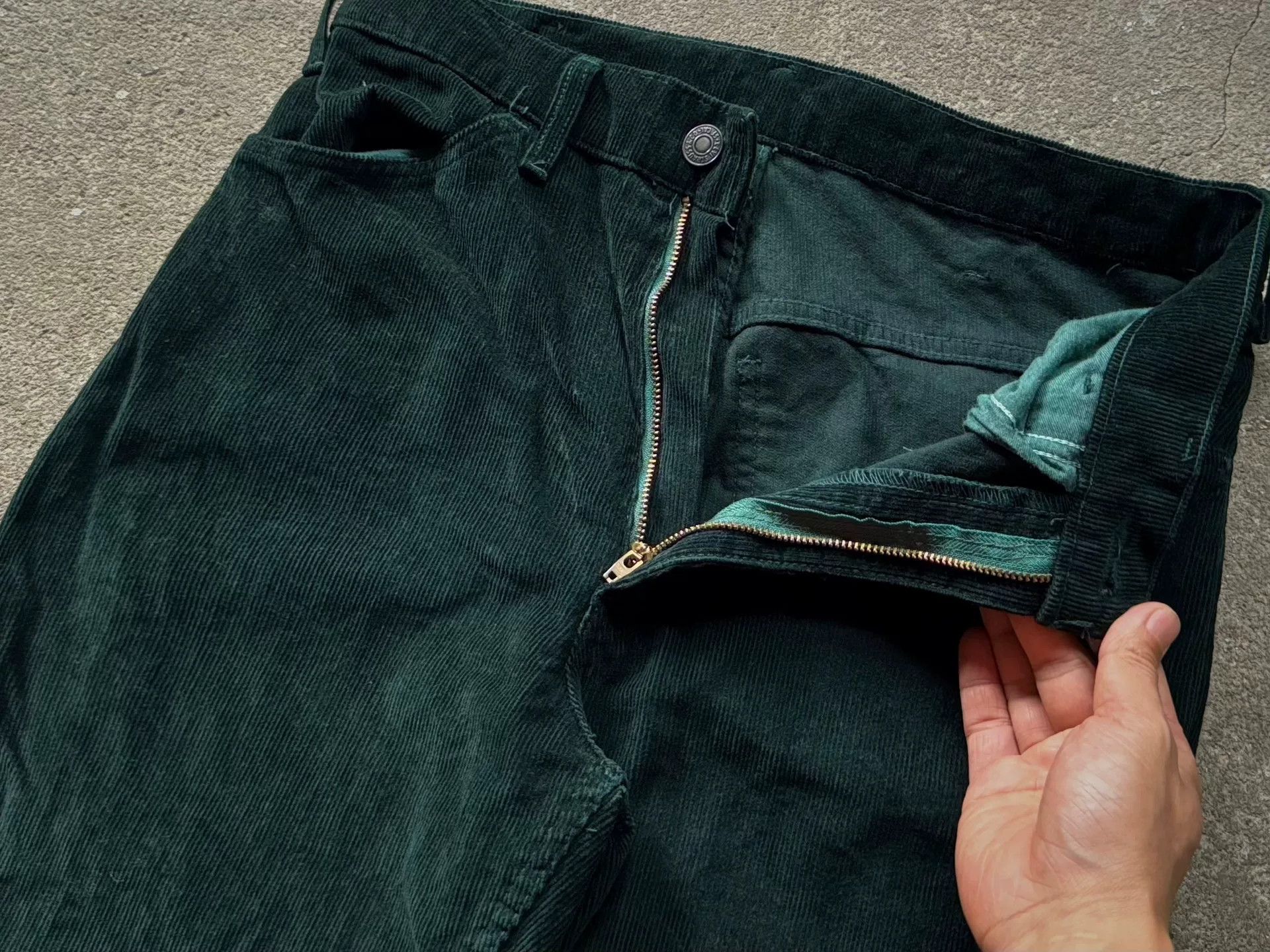 Vintage Vintage Levi's 646 Corduroy Flare Pants Size US 30 / EU 46 - 2 Thumbnail