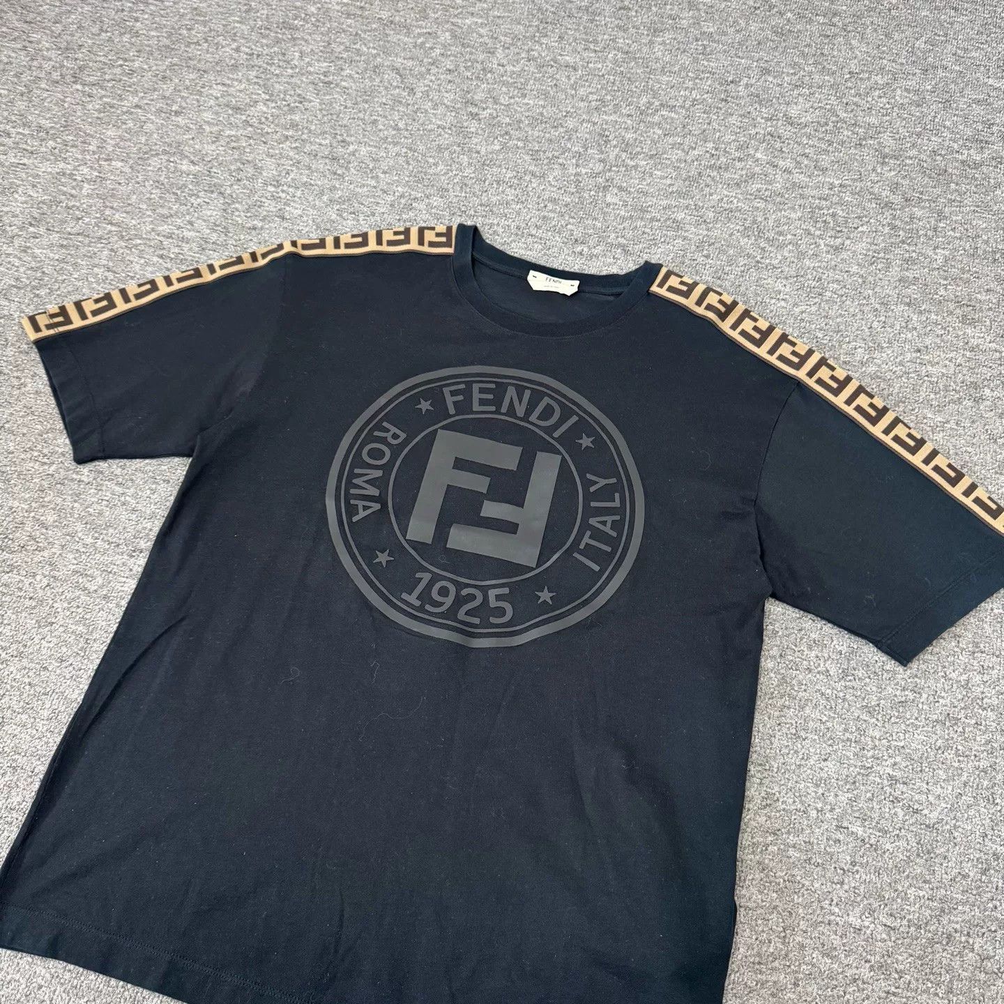 Fendi Fendi Double F Round Logo Short Sleeve T-Shirt Size US XS / EU 42 / 0 - 3 Thumbnail