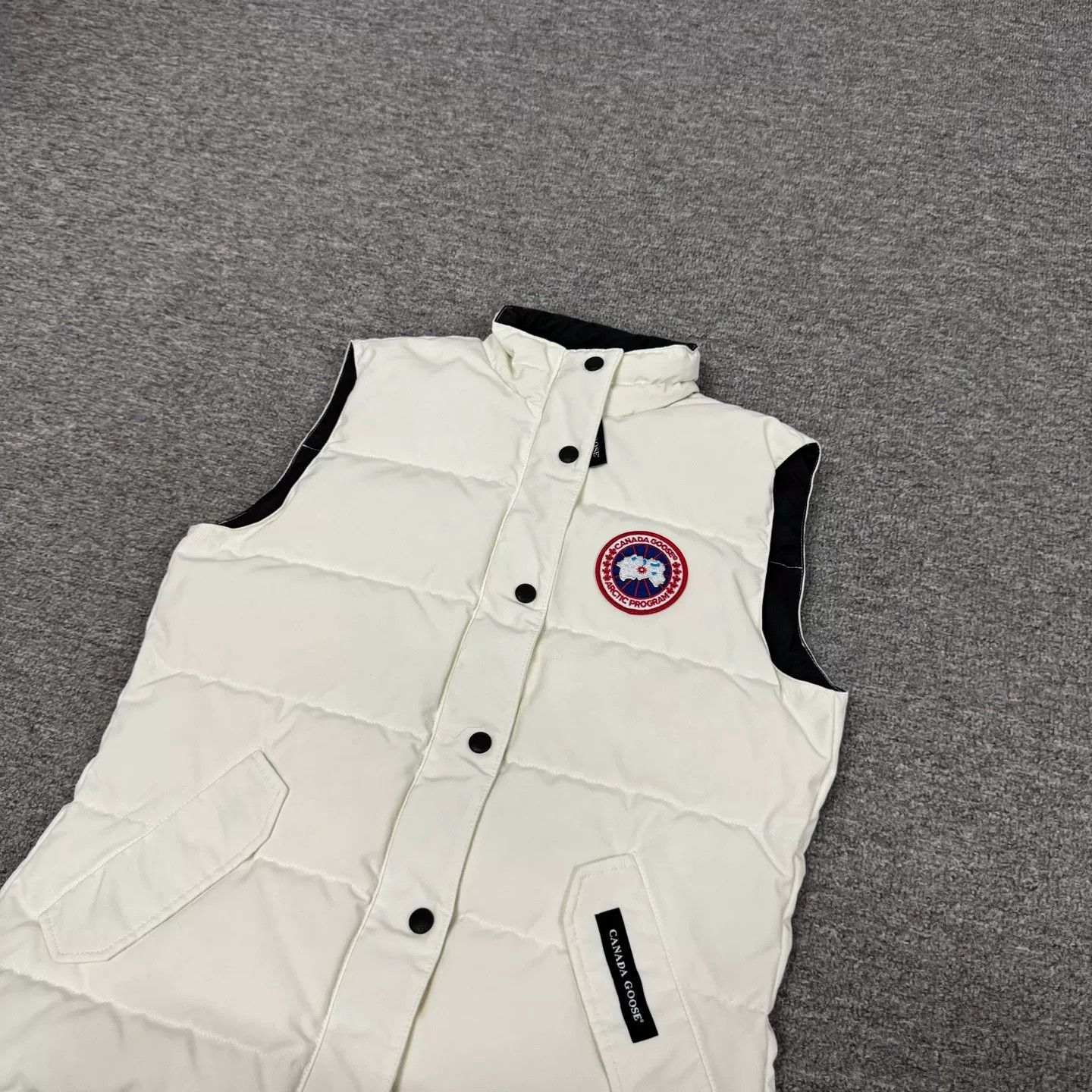 Canada Goose Canada Goose White Logo Down Vest M Size US M / EU 48-50 / 2 - 3 Thumbnail