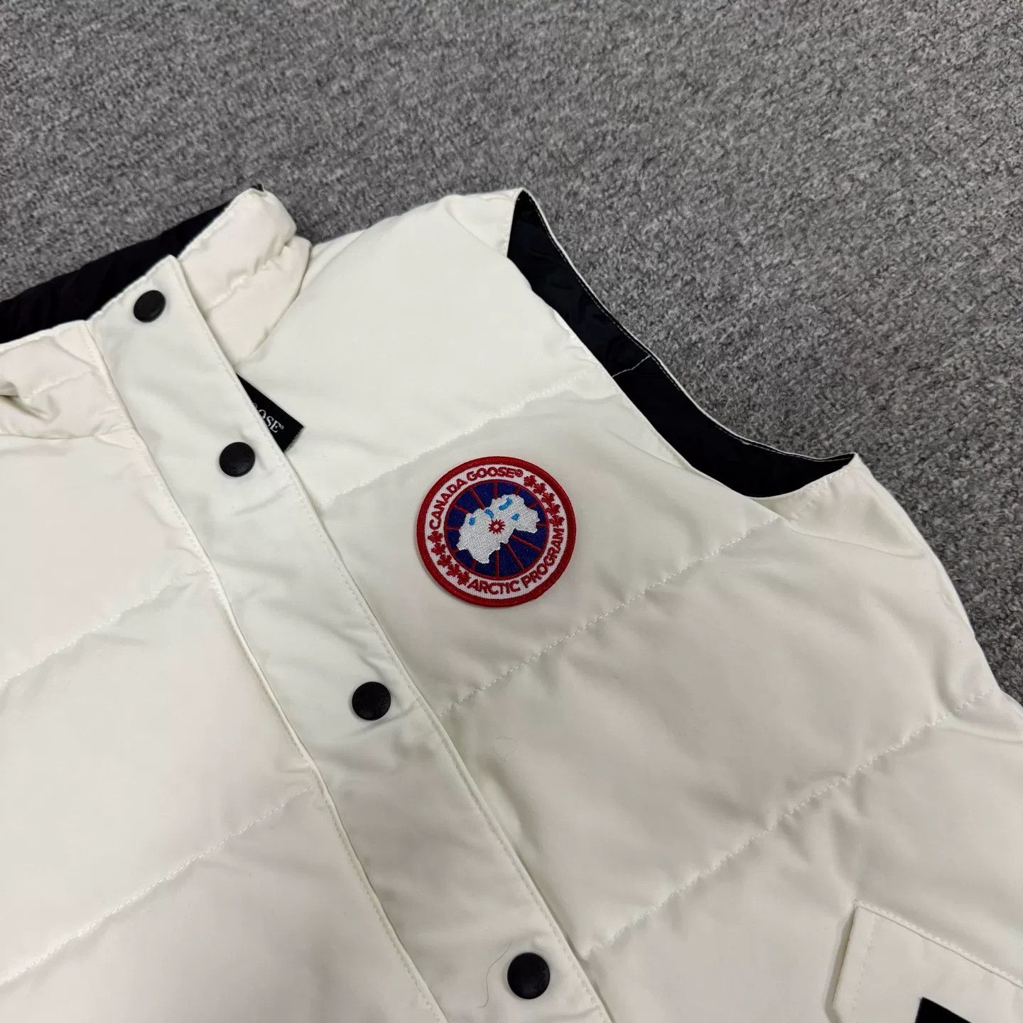 Canada Goose Canada Goose White Logo Down Vest M Size US M / EU 48-50 / 2 - 4 Thumbnail