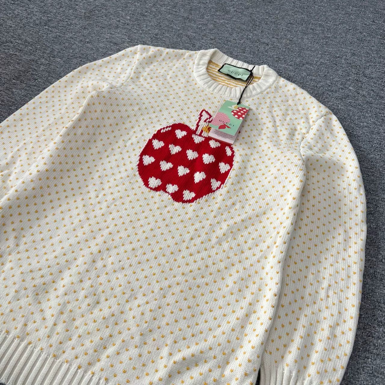 Gucci Gucci Apple Knit Sweater Size S / US 4 / IT 40 - 4 Thumbnail