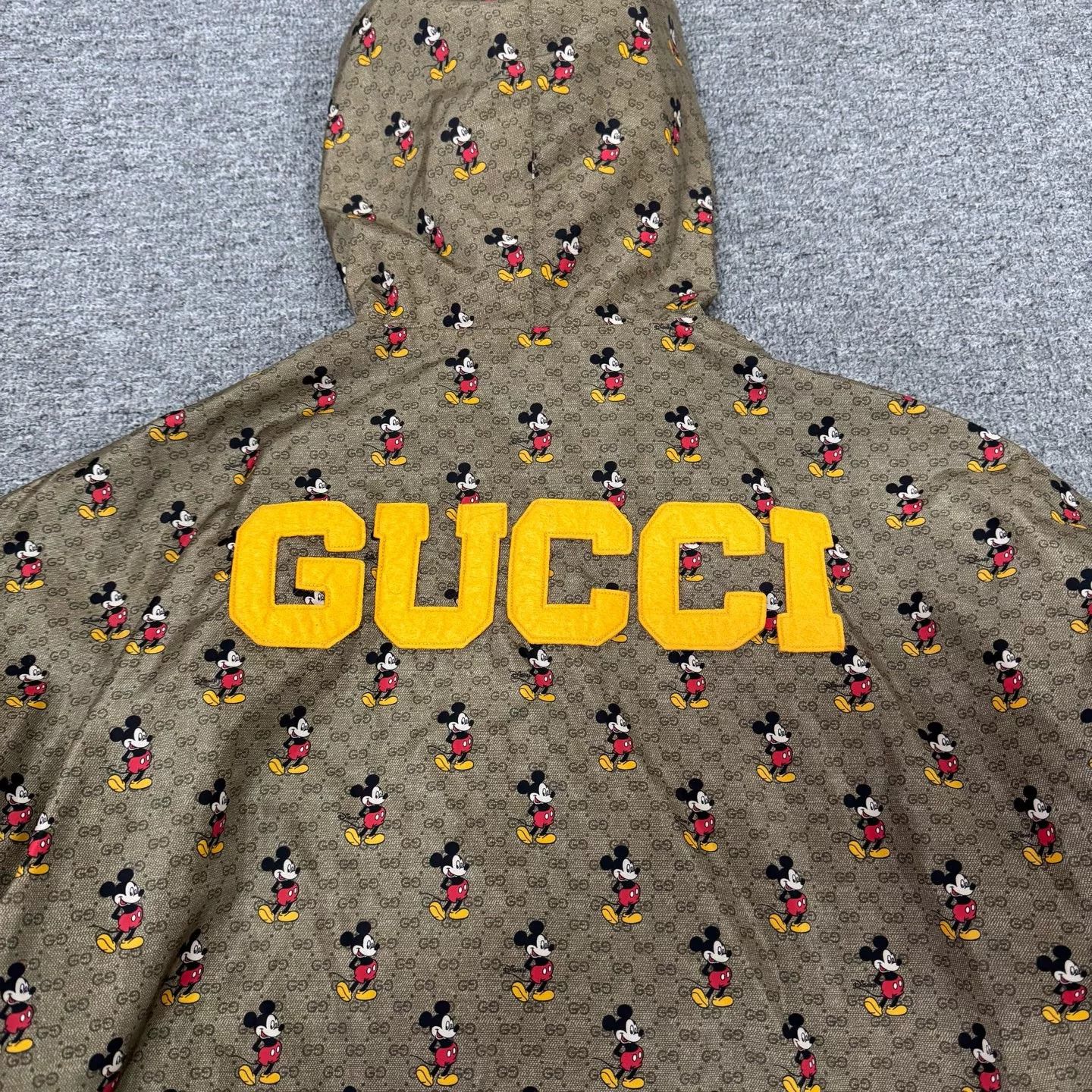Gucci Gucci x Disney Mickey Mouse Hooded Zip Jacket Size US M / EU 48-50 / 2 - 5 Thumbnail