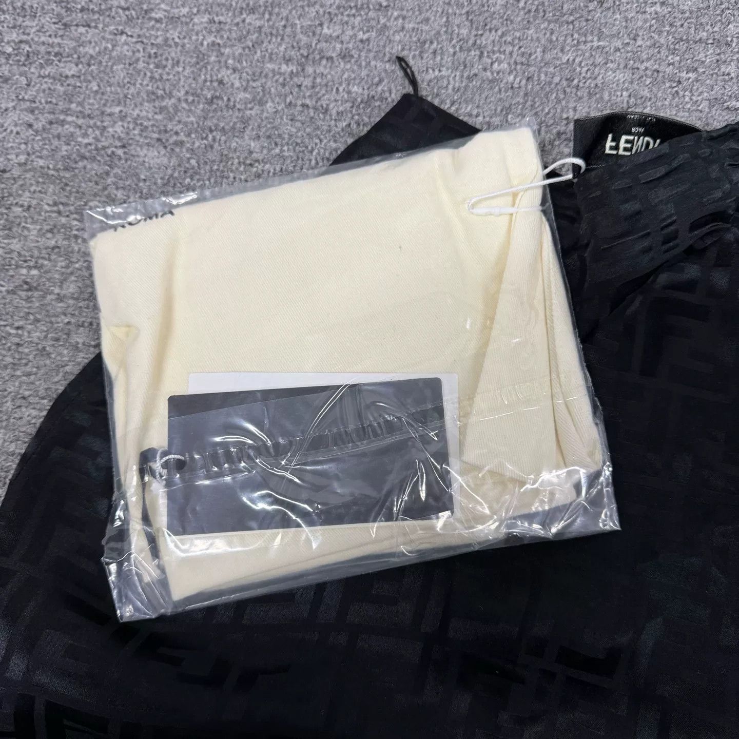 Fendi Fendi All-over Logo Silk Skirt Size 36" / US 14 / IT 50 - 4 Thumbnail