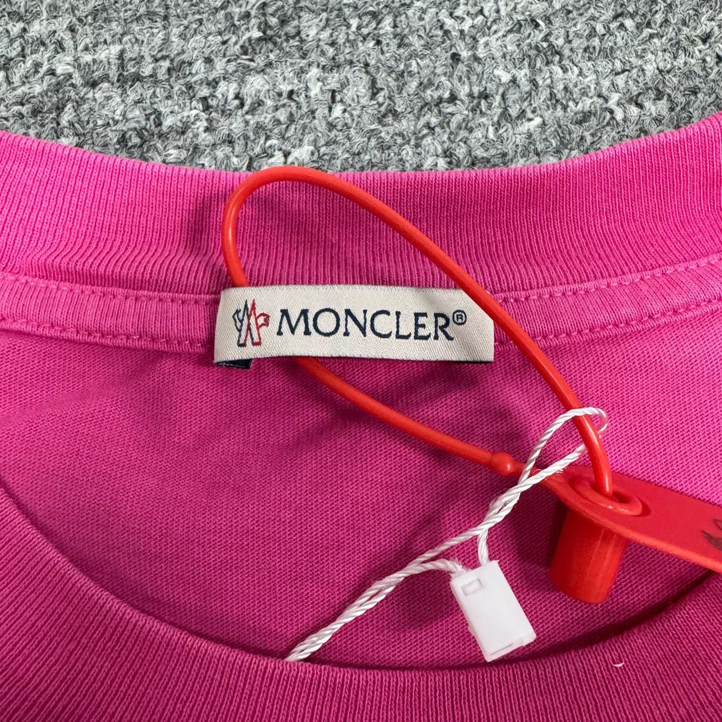 Moncler Moncler 23SS Rainbow Gradient Logo Pink T-shirt Size S / US 4 / IT 40 - 5 Thumbnail
