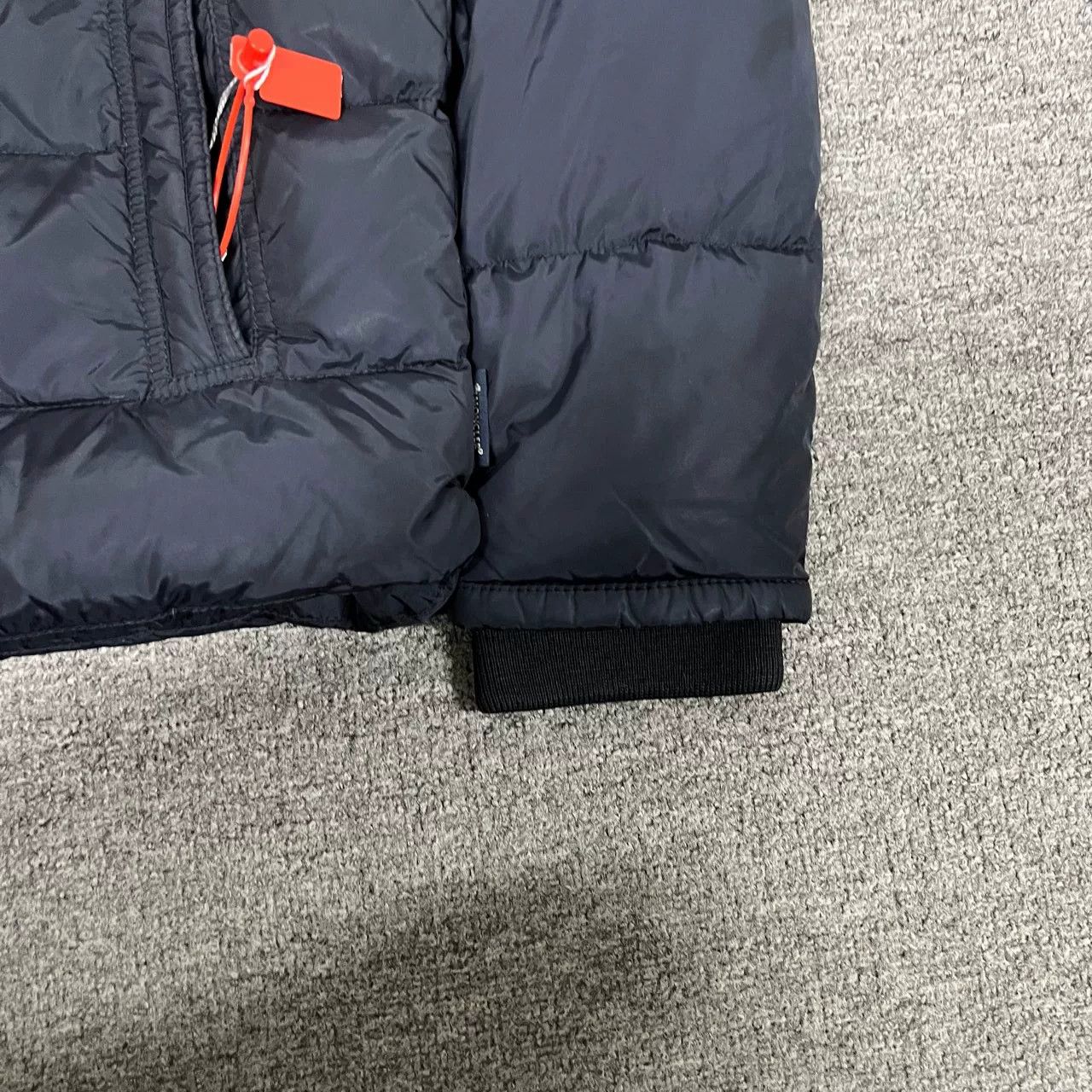 Moncler Moncler Business Style Down Jacket Size US L / EU 52-54 / 3 - 3 Thumbnail
