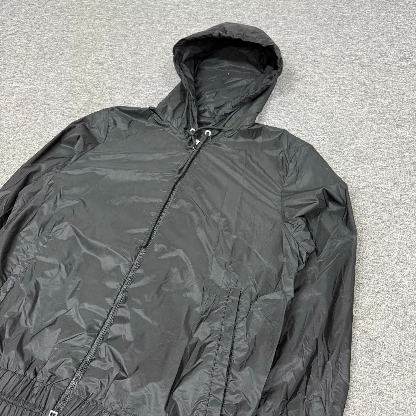 Moncler Moncler Big Logo Lightweight Hooded Jacket Size US S / EU 44-46 / 1 - 4 Thumbnail
